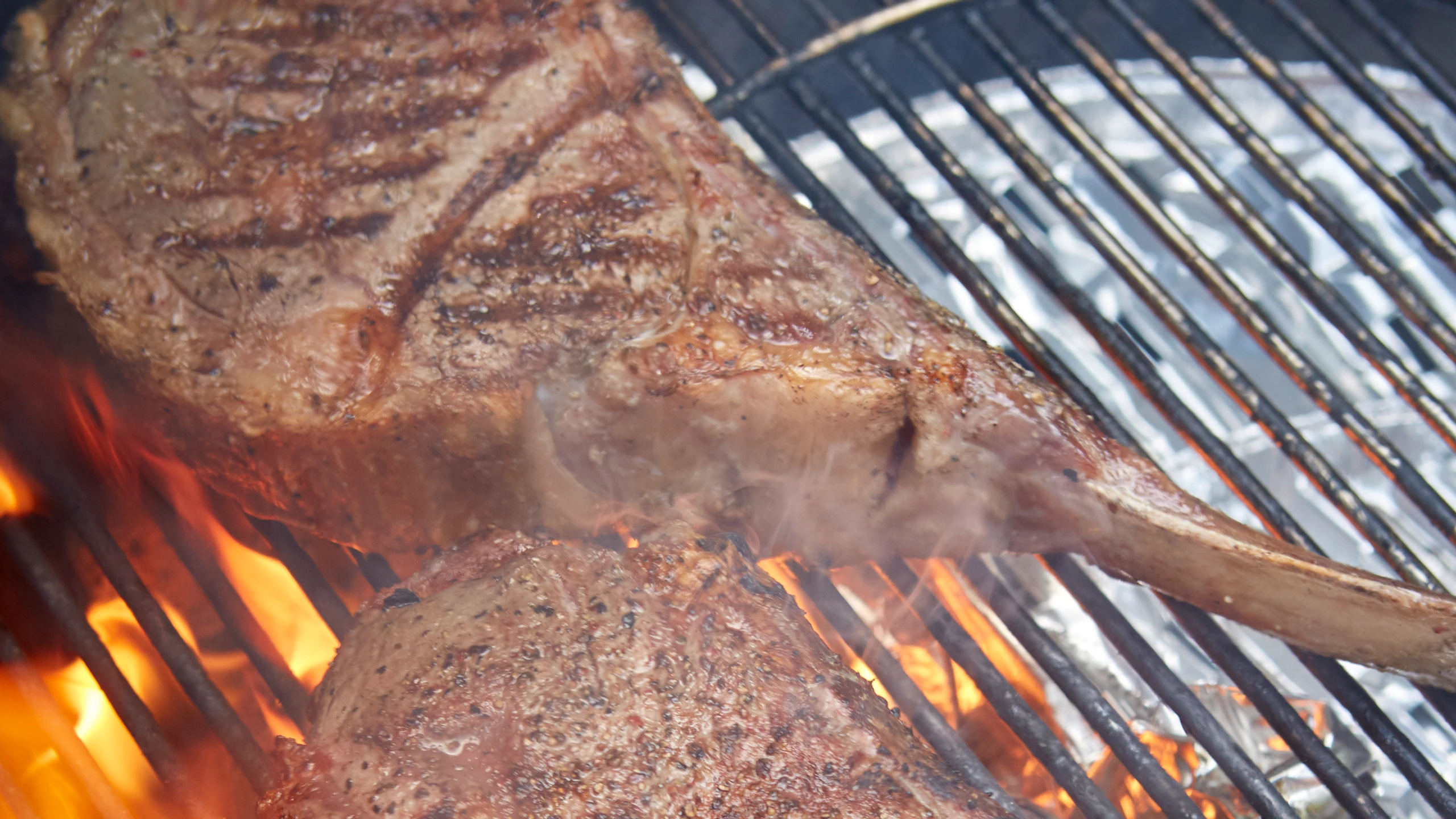 © GUSTO / Dieter Brasch Grillen