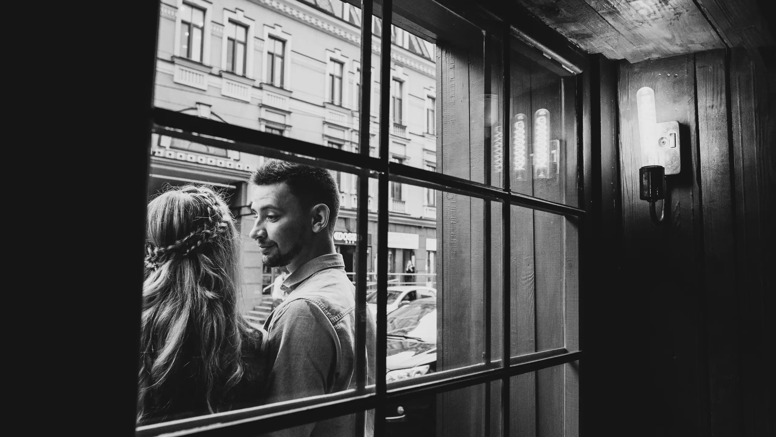 Schwarz Weiß Foto mit einem Mann