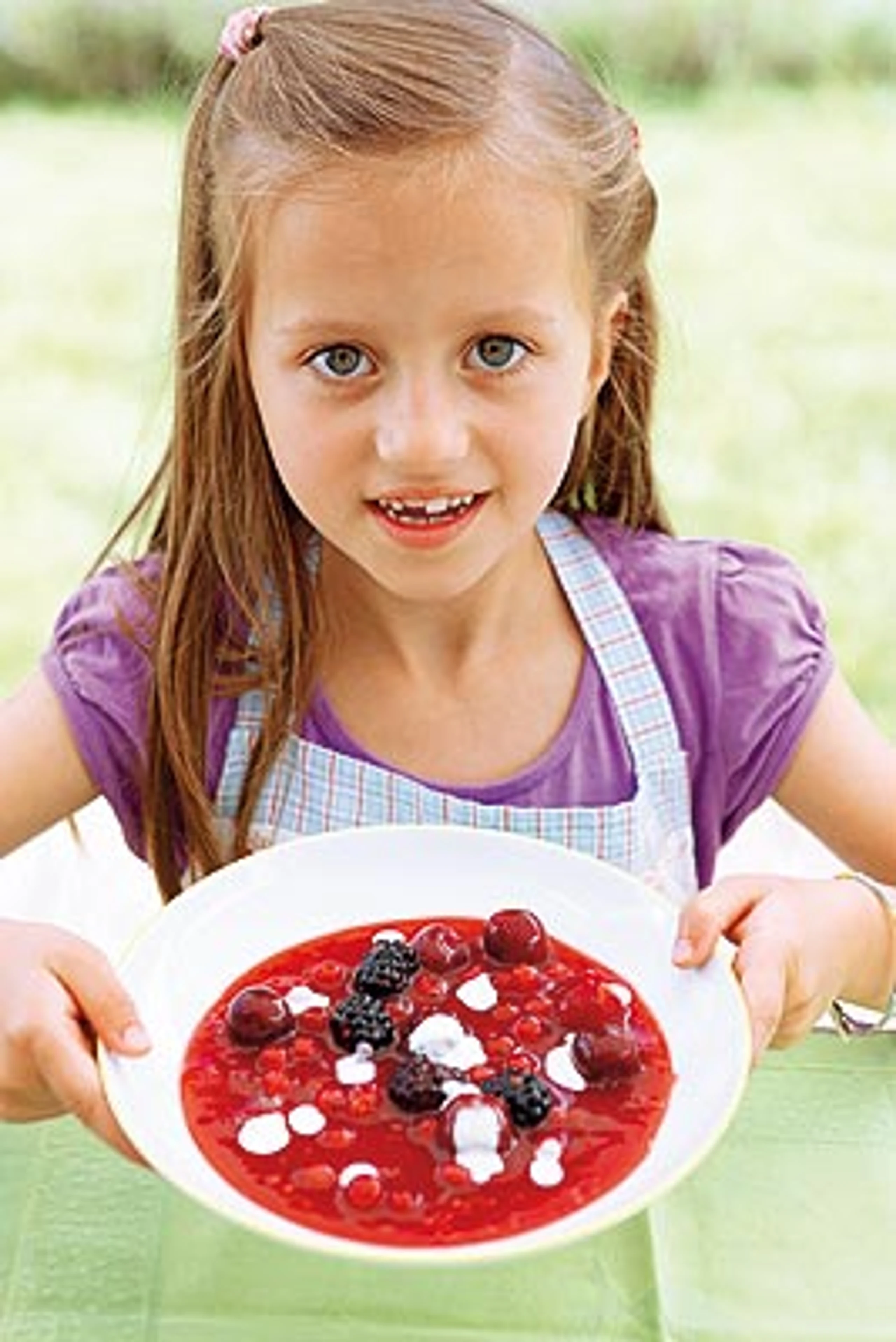 Rote Grütze mit Joghurt-Rahm [Kinderküche]