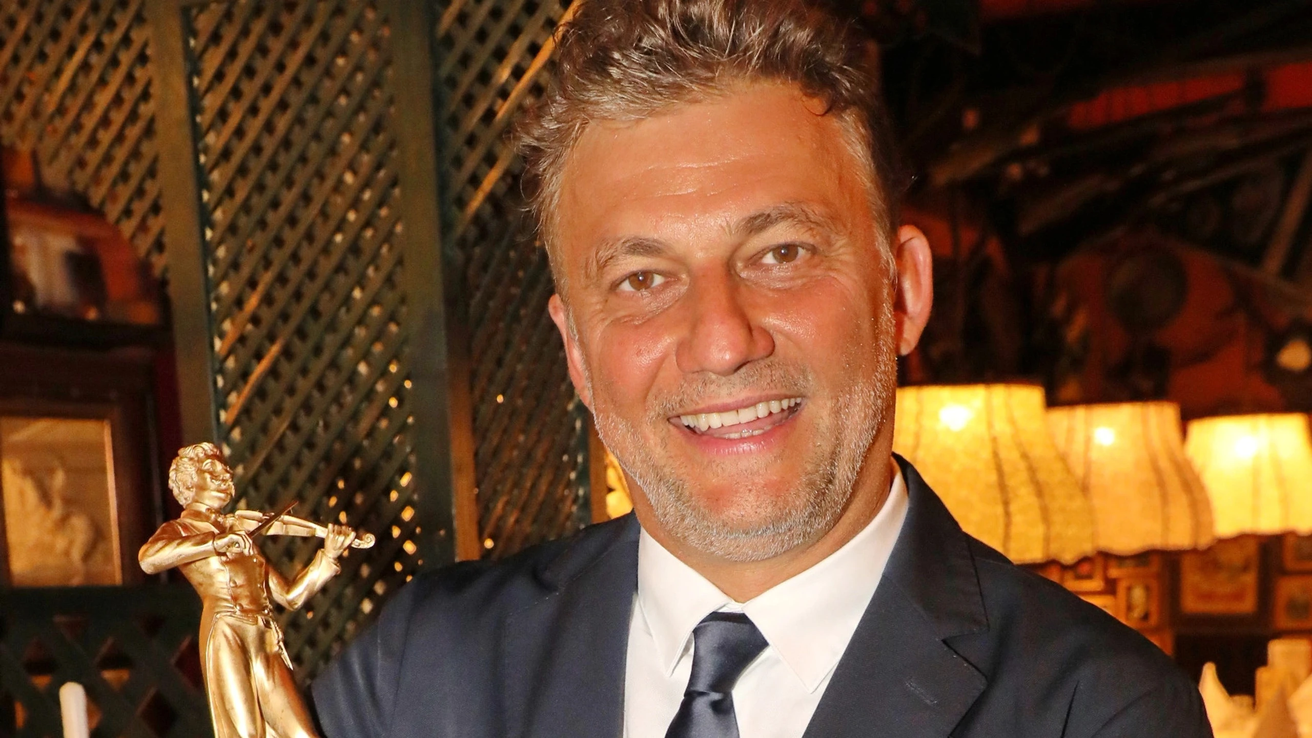 Jonas Kaufmann erhält „Goldenen Johann Strauss“ im Marchfelderhof