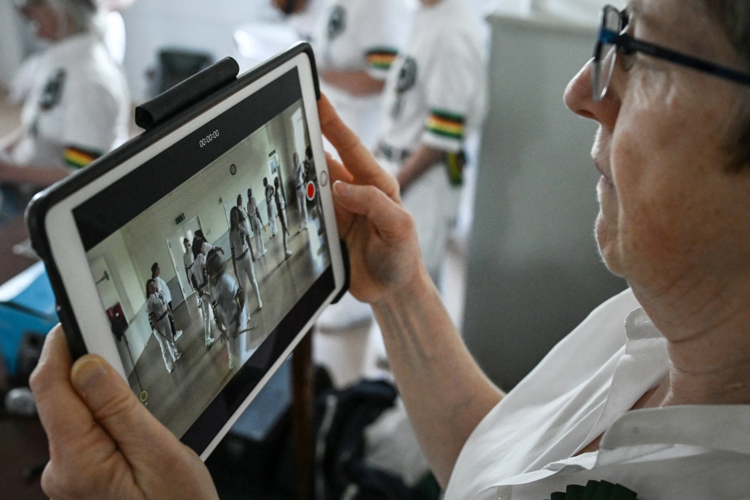 Die Personen sollten das Tablet so oft wie möglich verwenden