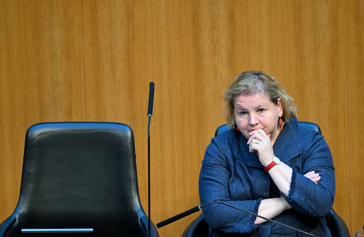 © APA/Roland Schlager Blurred image background