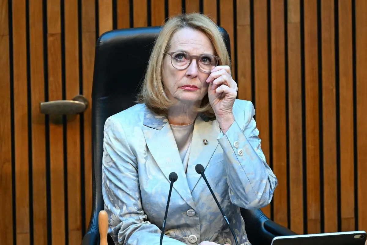 © APA/APA/HELMUT FOHRINGER/HELMUT FOHRINGER Bures verteidigt die Sparmaßnahmen der Regierung