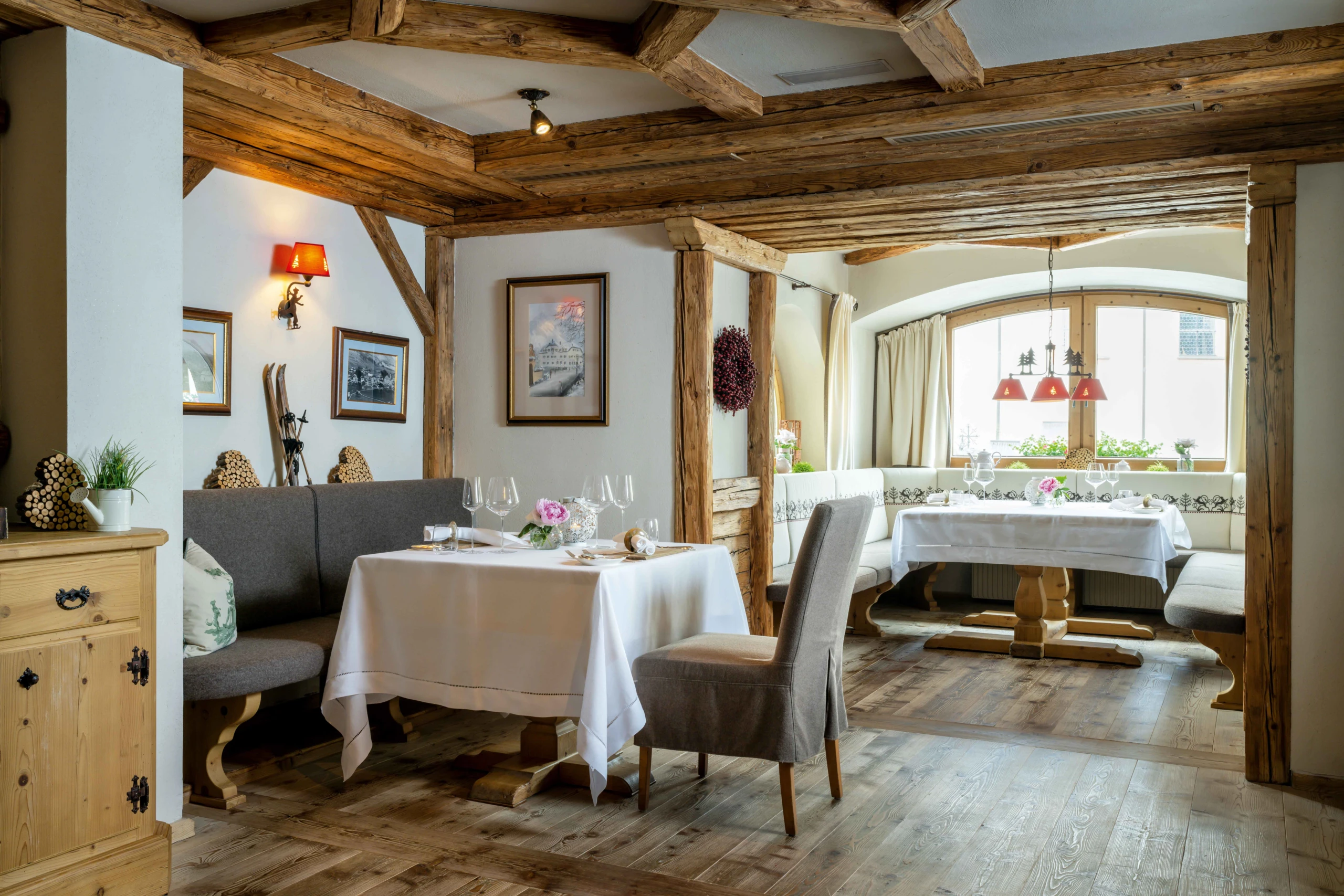 © www.guenterstandl.de Blurred image background