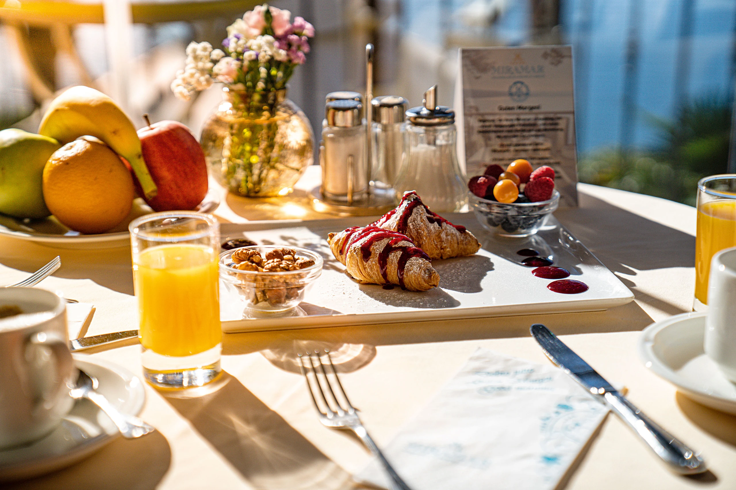 © Marko Blažić Blurred image background