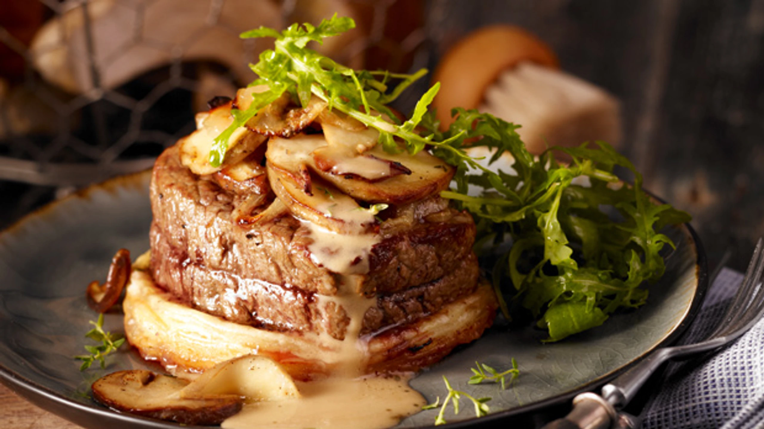 © Brasch Dieter Filetsteak mit Steinpilzen