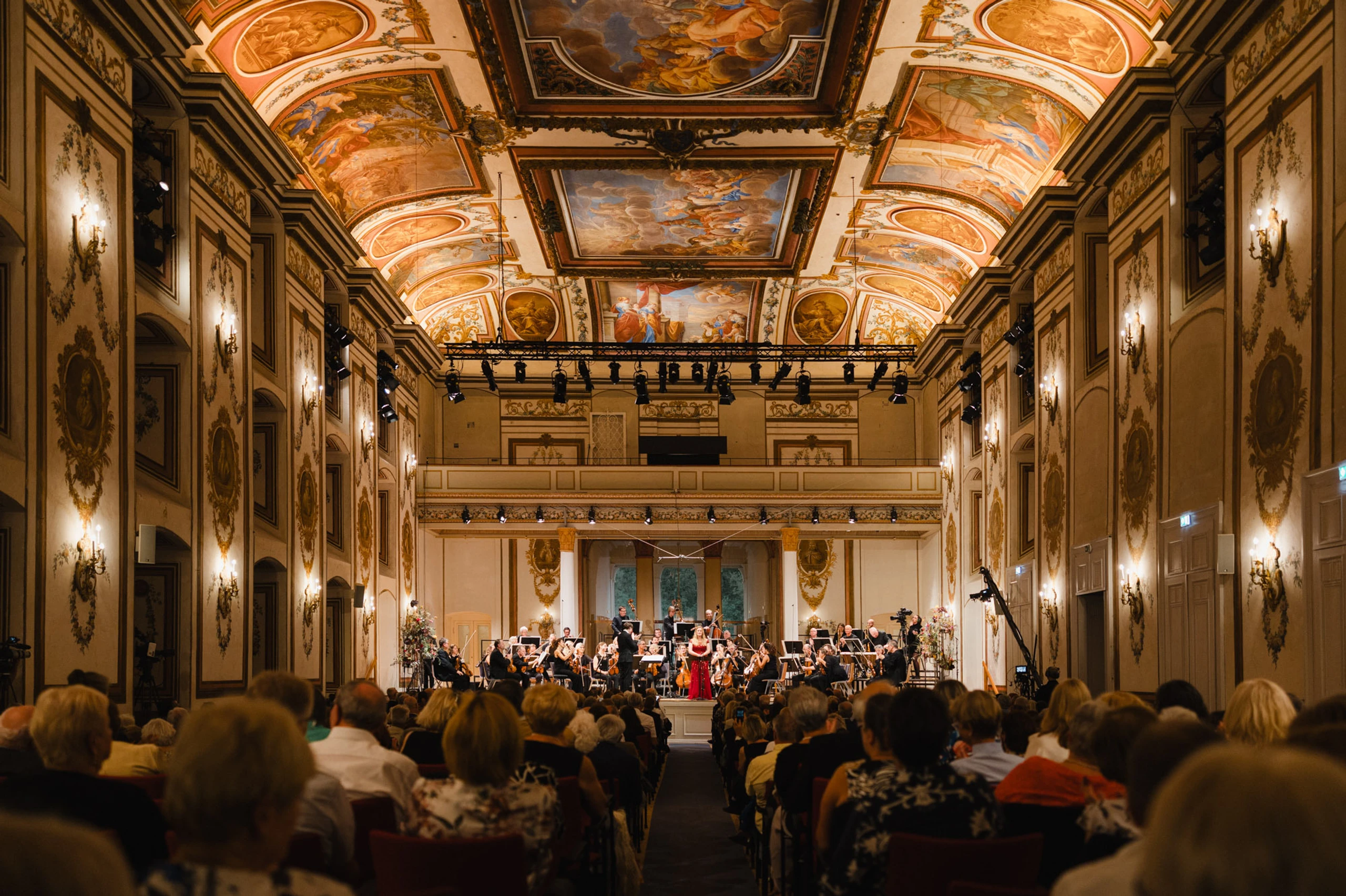 © Tommi Schmid Blurred image background