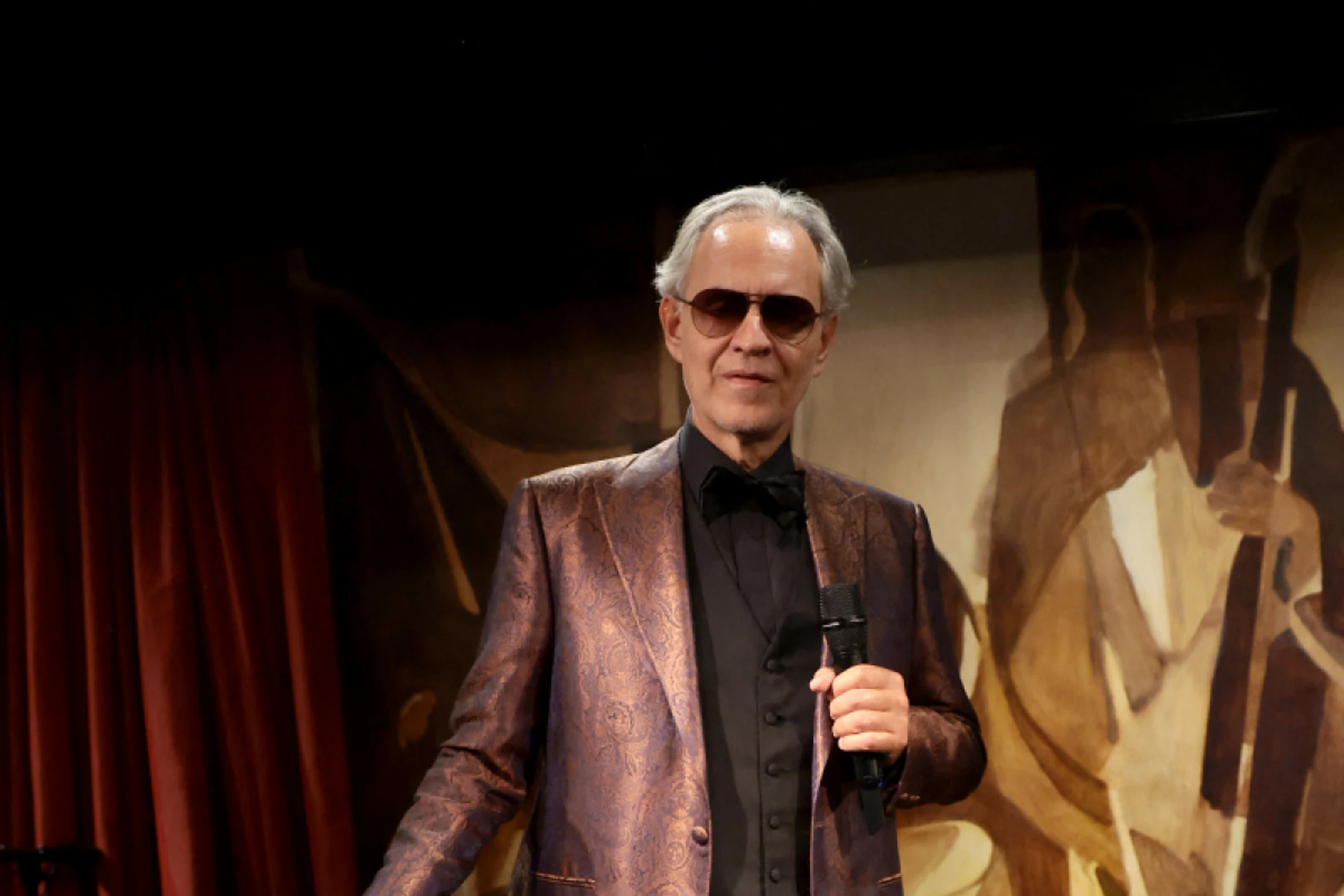 "Because I Believe" zeigt Andrea Bocelli auf und abseits der Bühne