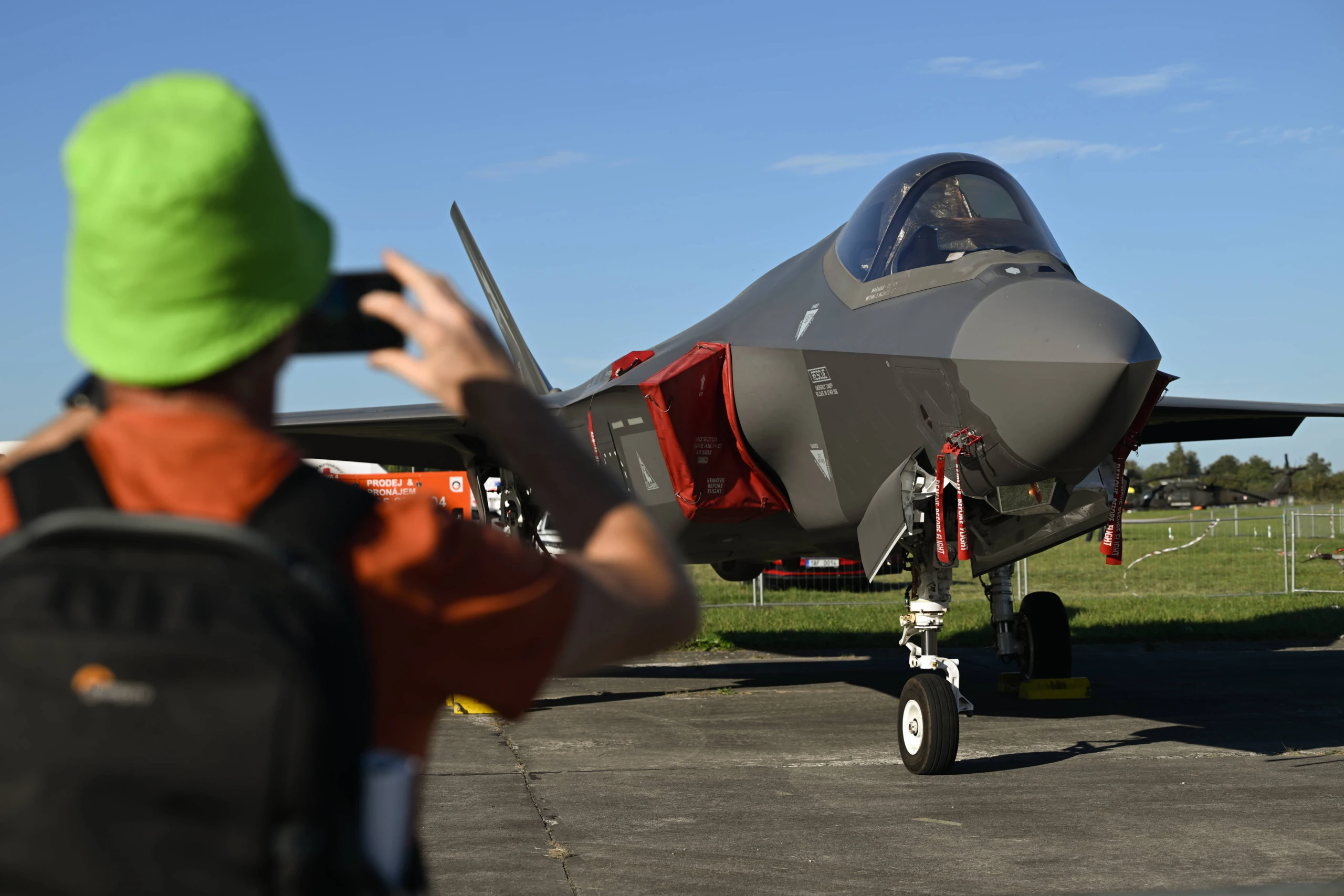 © IMAGO / NurPhoto Blurred image background