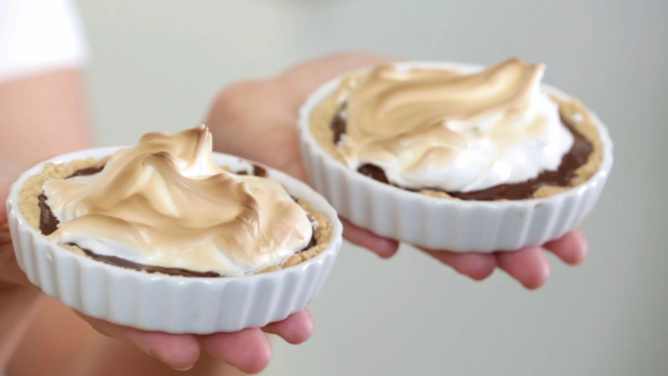 © G+J Digital Products Schoko-Tartelettes mit Baiser