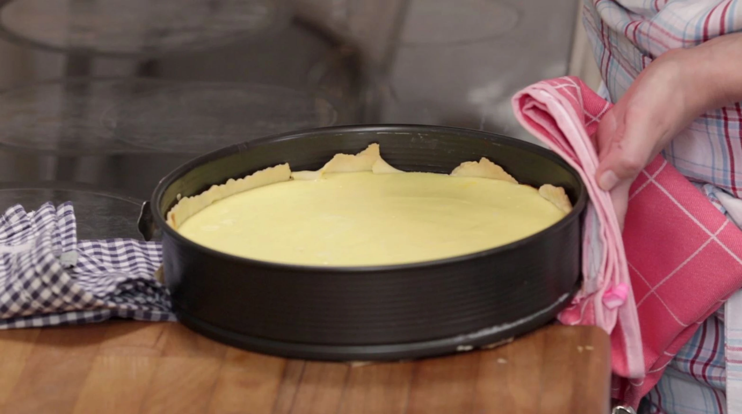 Käsekuchen mit Mürbteigboden