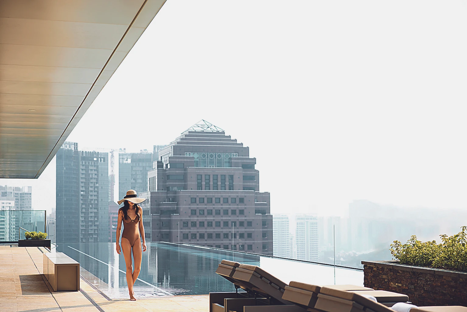 © Martin Morrell Blurred image background