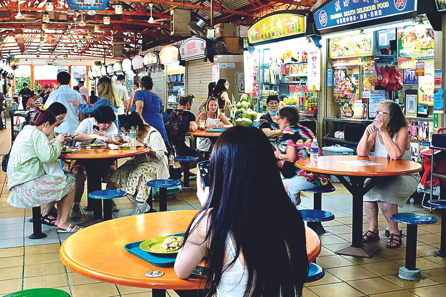 © Gerald Sturz Blurred image background