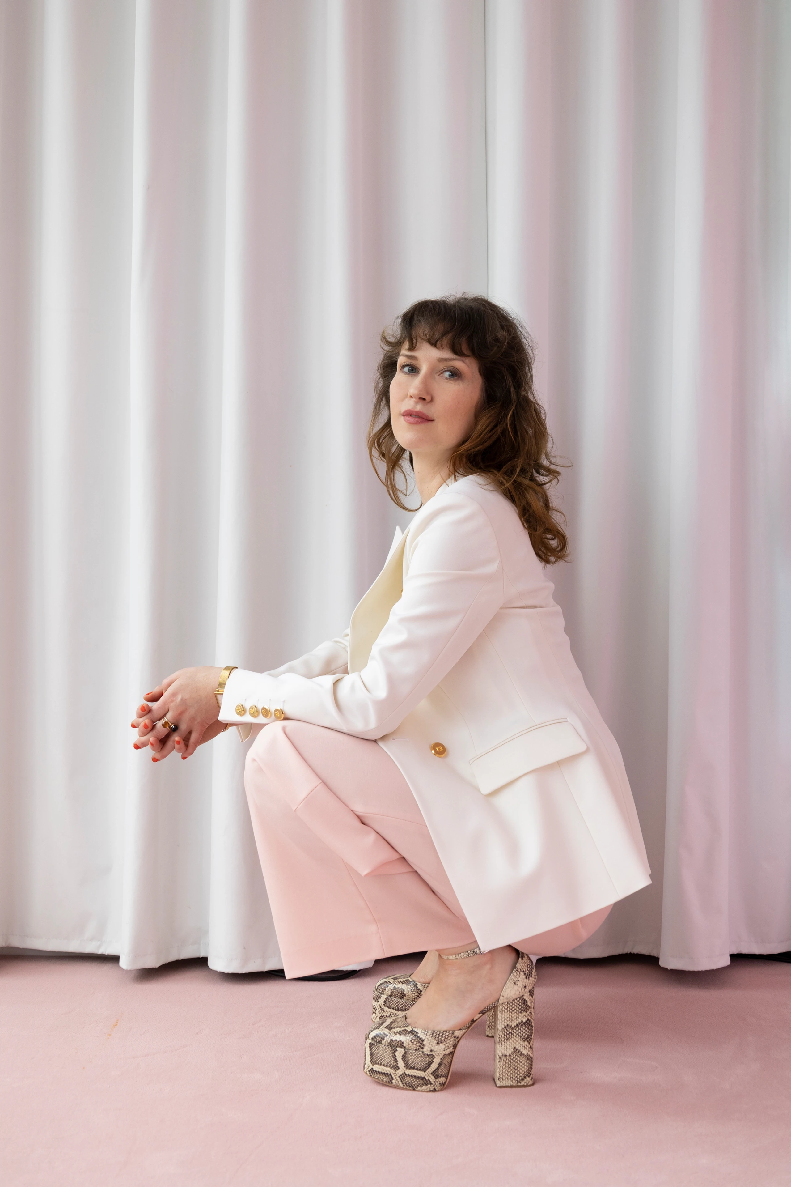 © Julija Goyd Blurred image background