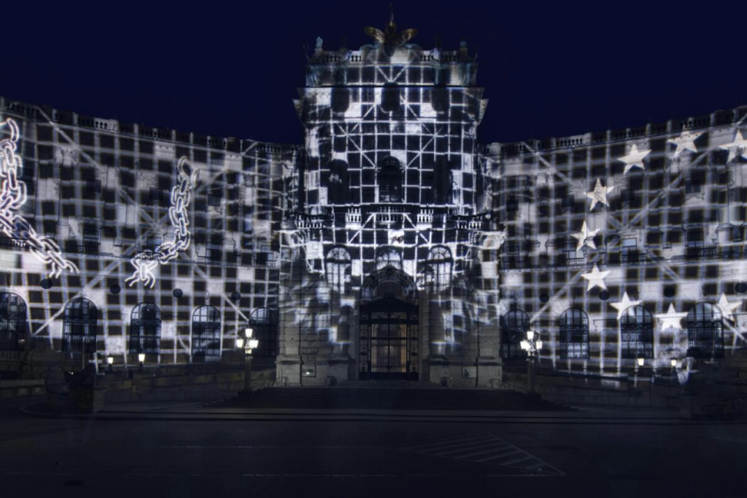 Neue Burg wird zum Erinnerungskunstwerk