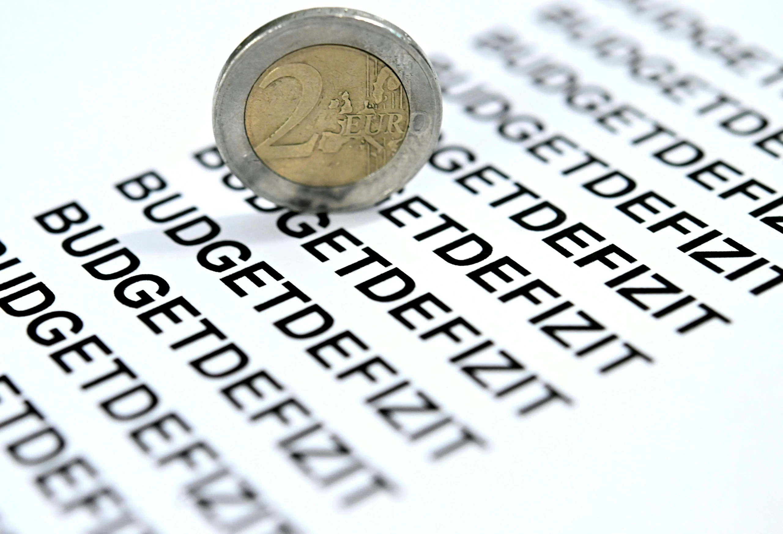 Budgetdefizit stieg im ersten Halbjahr auf 5,3 % des BIP