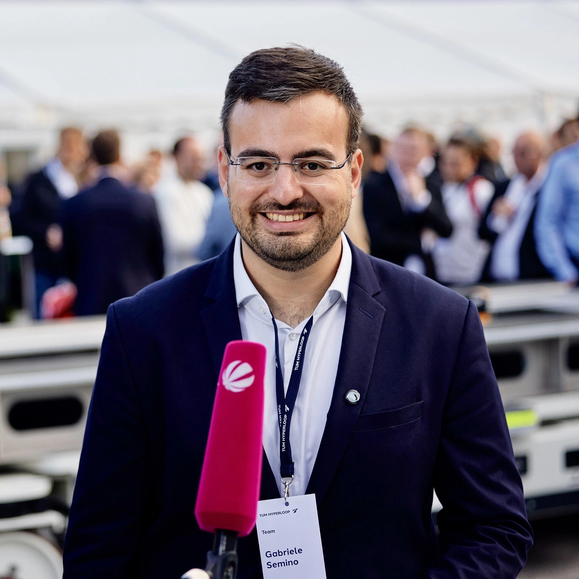 © TUM Hyperloop Blurred image background