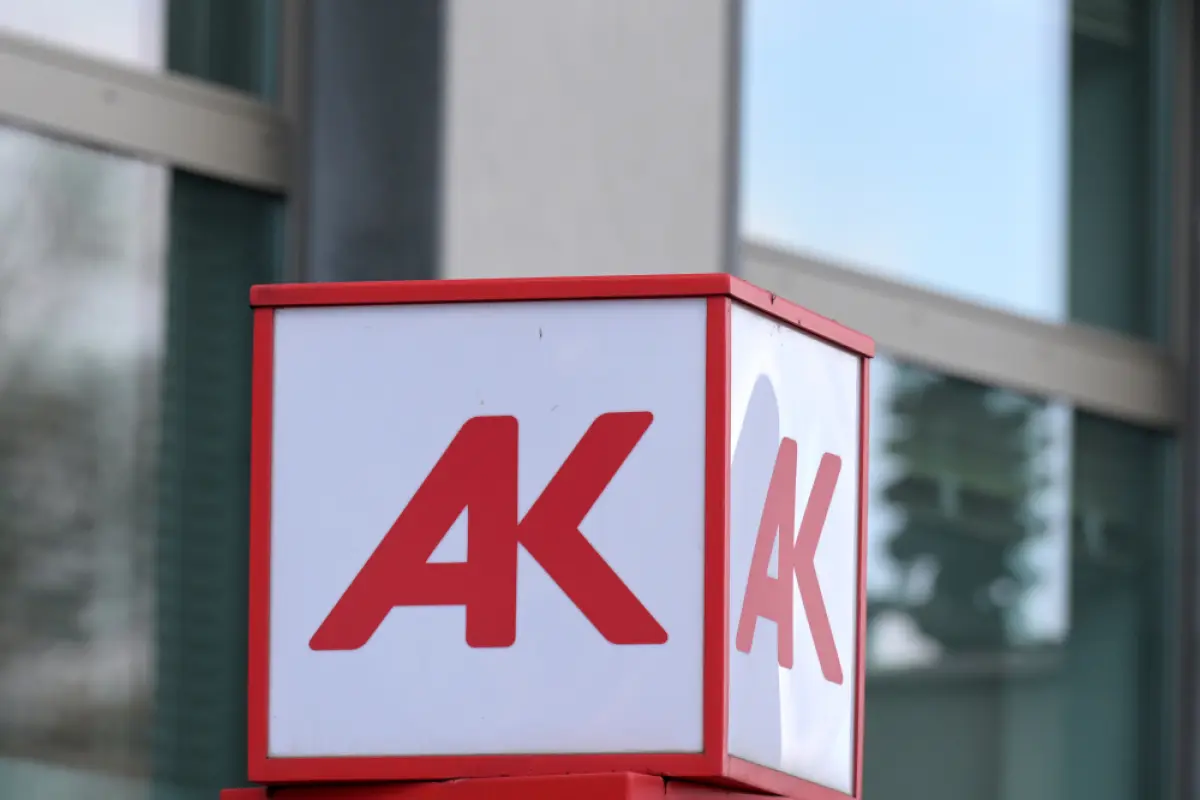 © APA/ROLAND SCHLAGER Logo vor dem Hauptgebäude der Arbeiterkammer Wien