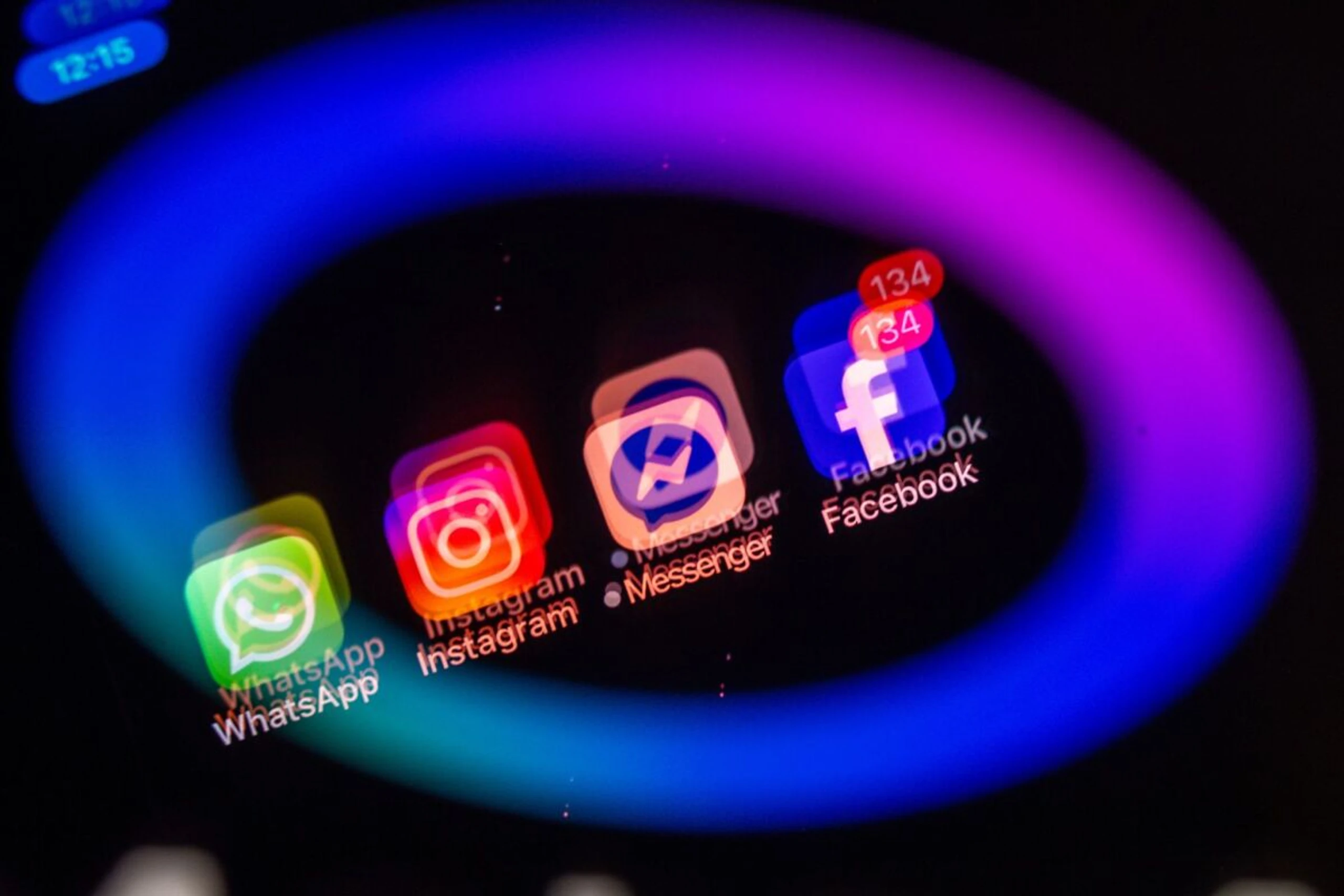 Der Facebook-Mutterkonzern will mit eigenen Chips Geld sparen