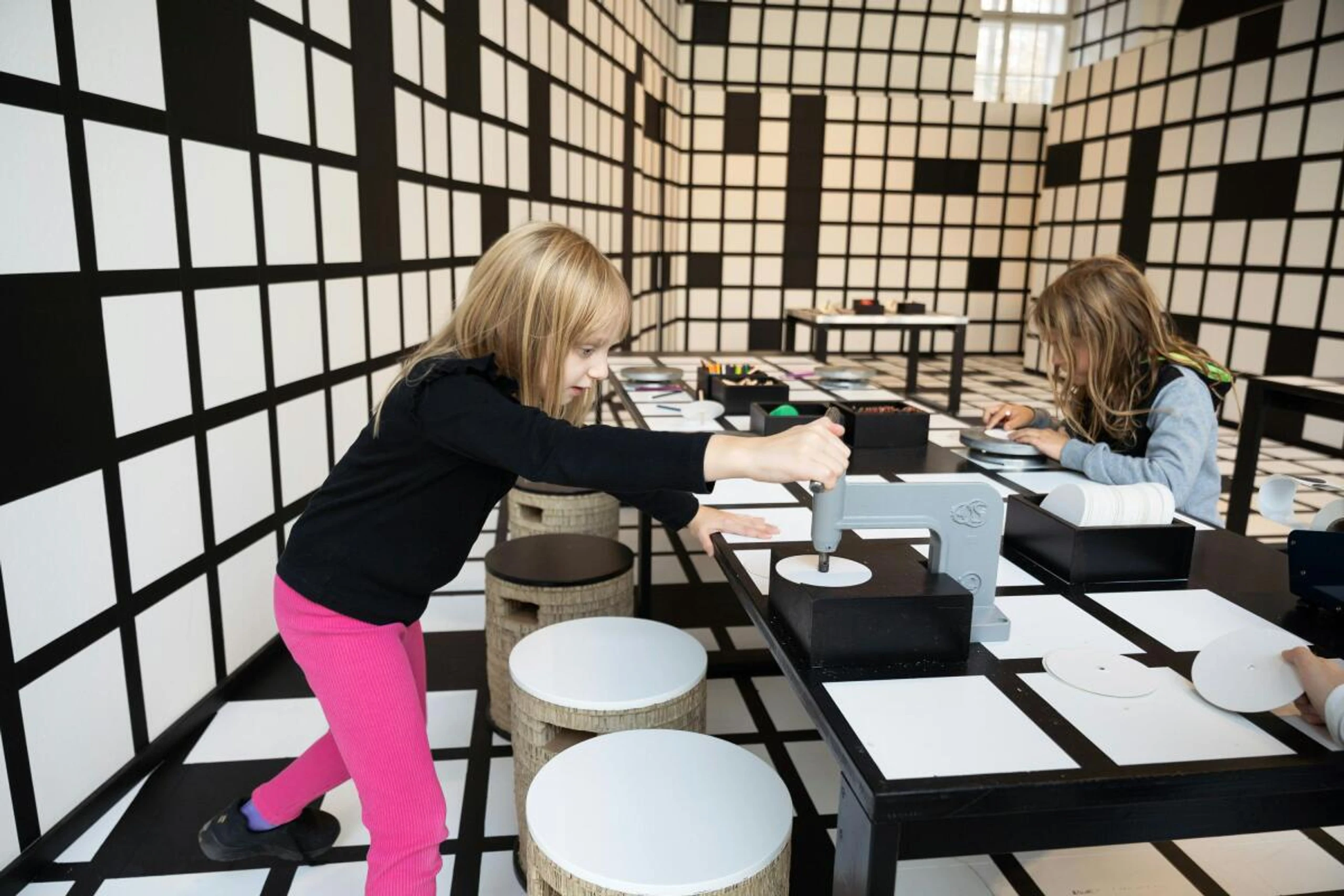 ZOOM Atelier setzt auf Schwarz-Weiß-Workshop