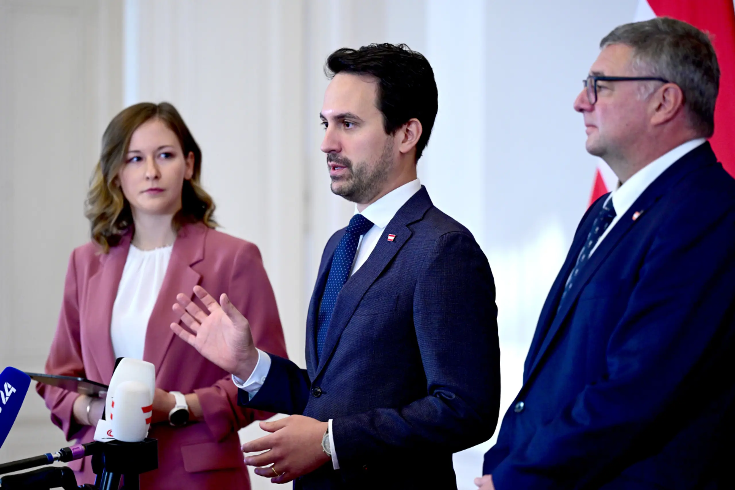 Plakolm, Wiederkehr und Leichtfried vor dem Ministerrat am Mittwoch