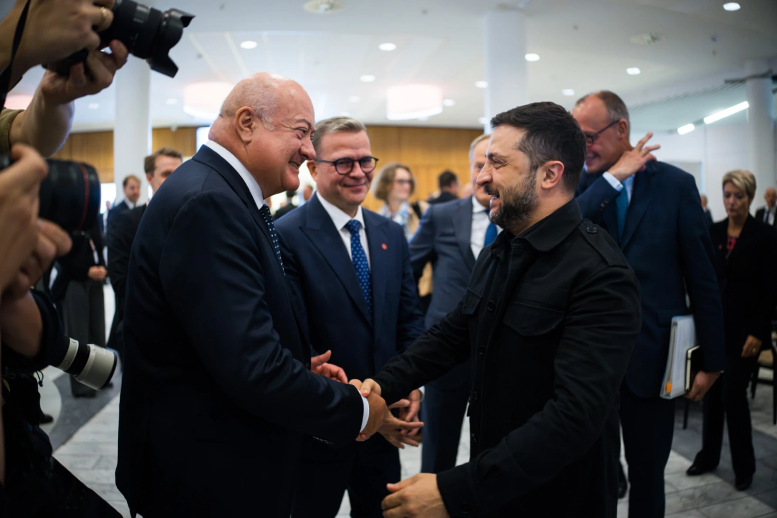Stocker begrüßt Selenskyj beim Gipfel in Kopenhagen