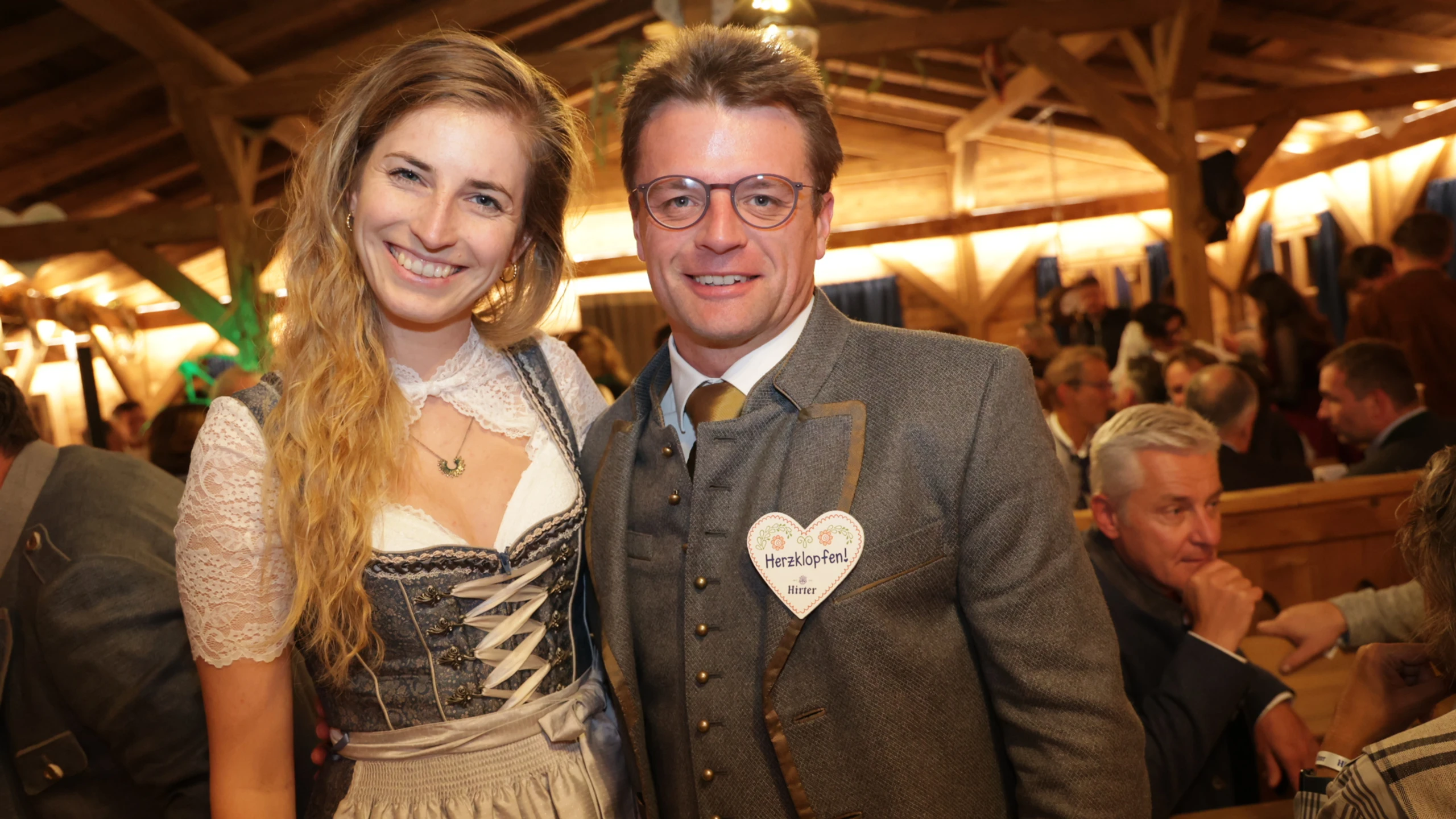 Neue Hirter-Hütte am St. Veiter Wiesenmarkt eröffnet