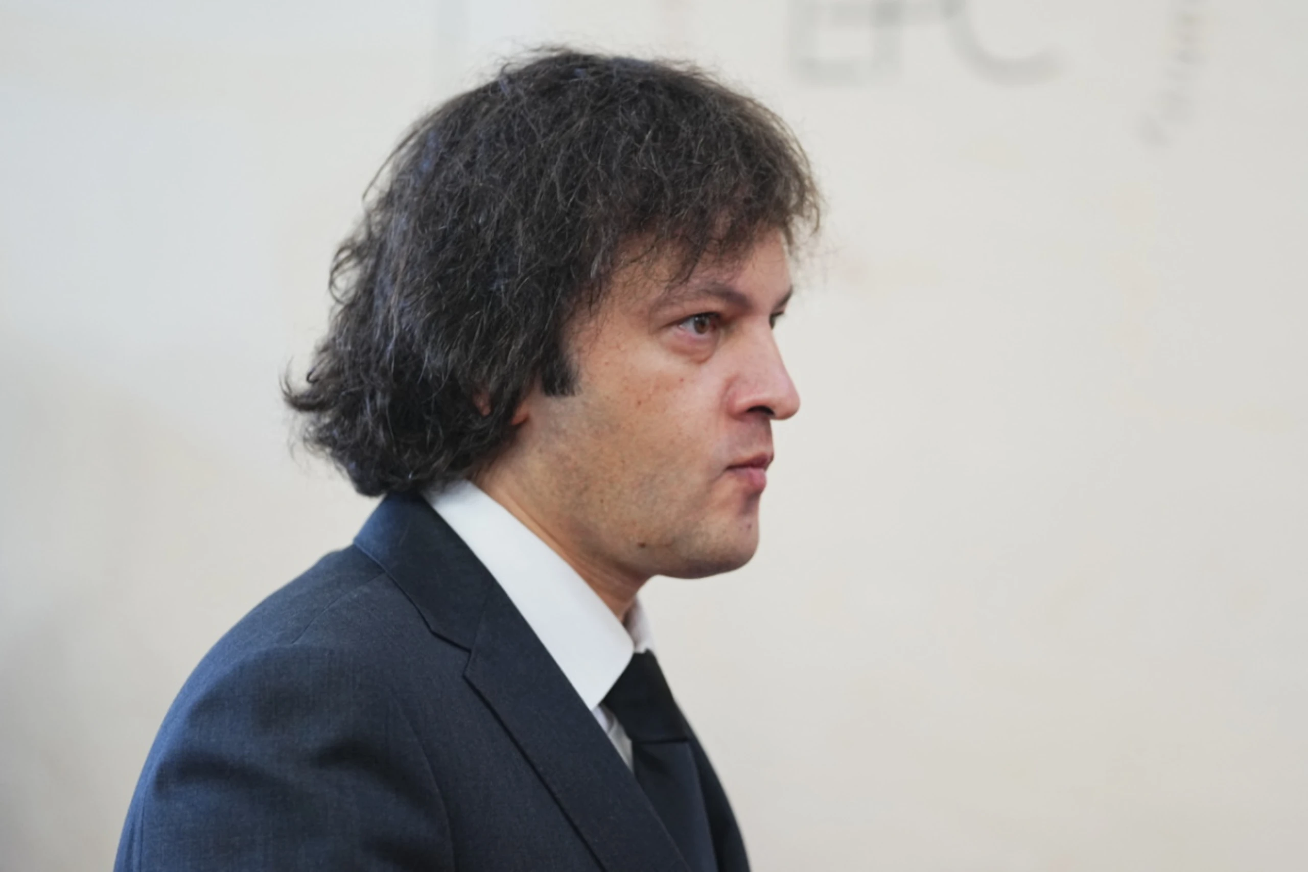 Kobachdise hat Mühe, die Anbiederung an Moskau zu erklären