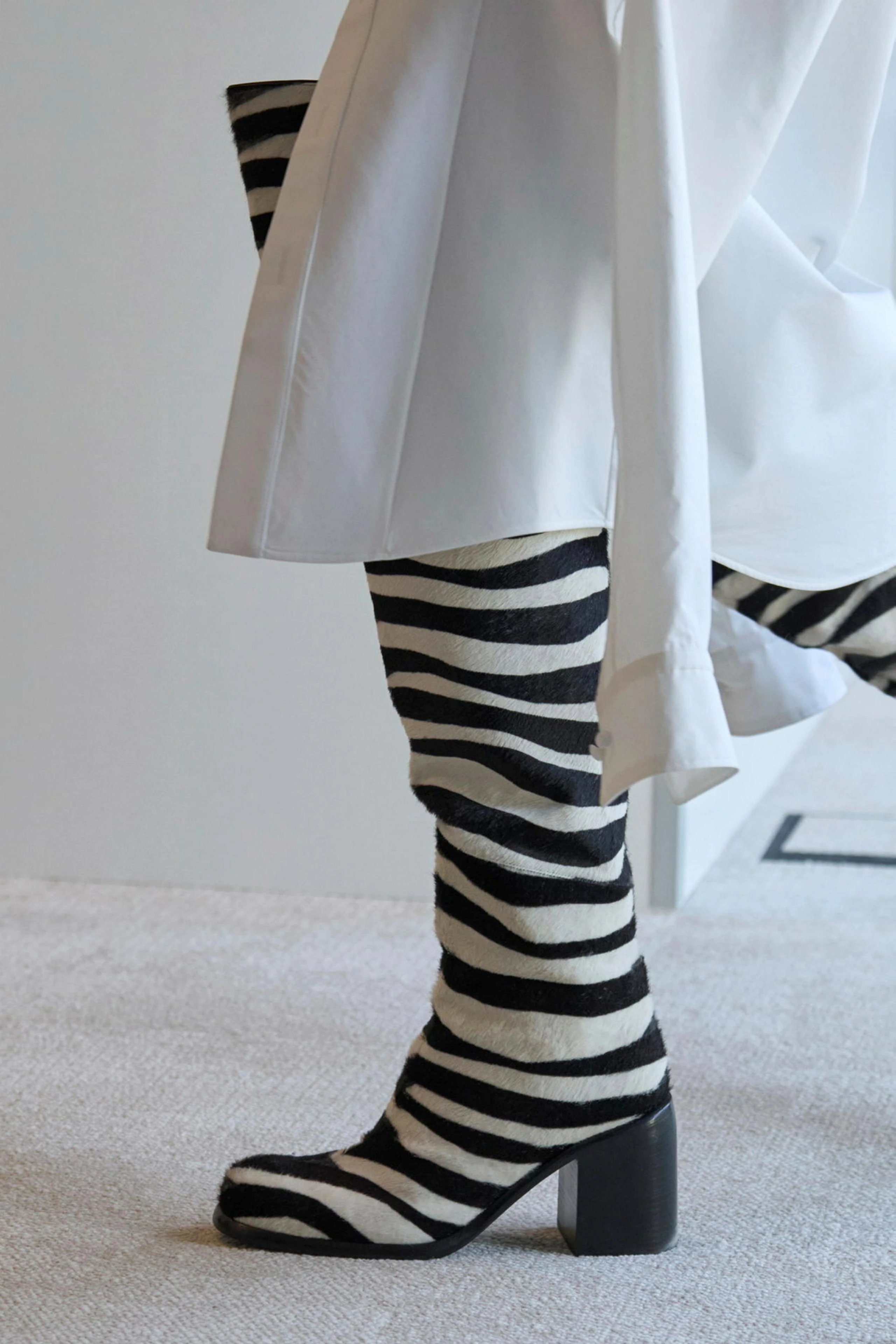 © Launchmetrics Blurred image background