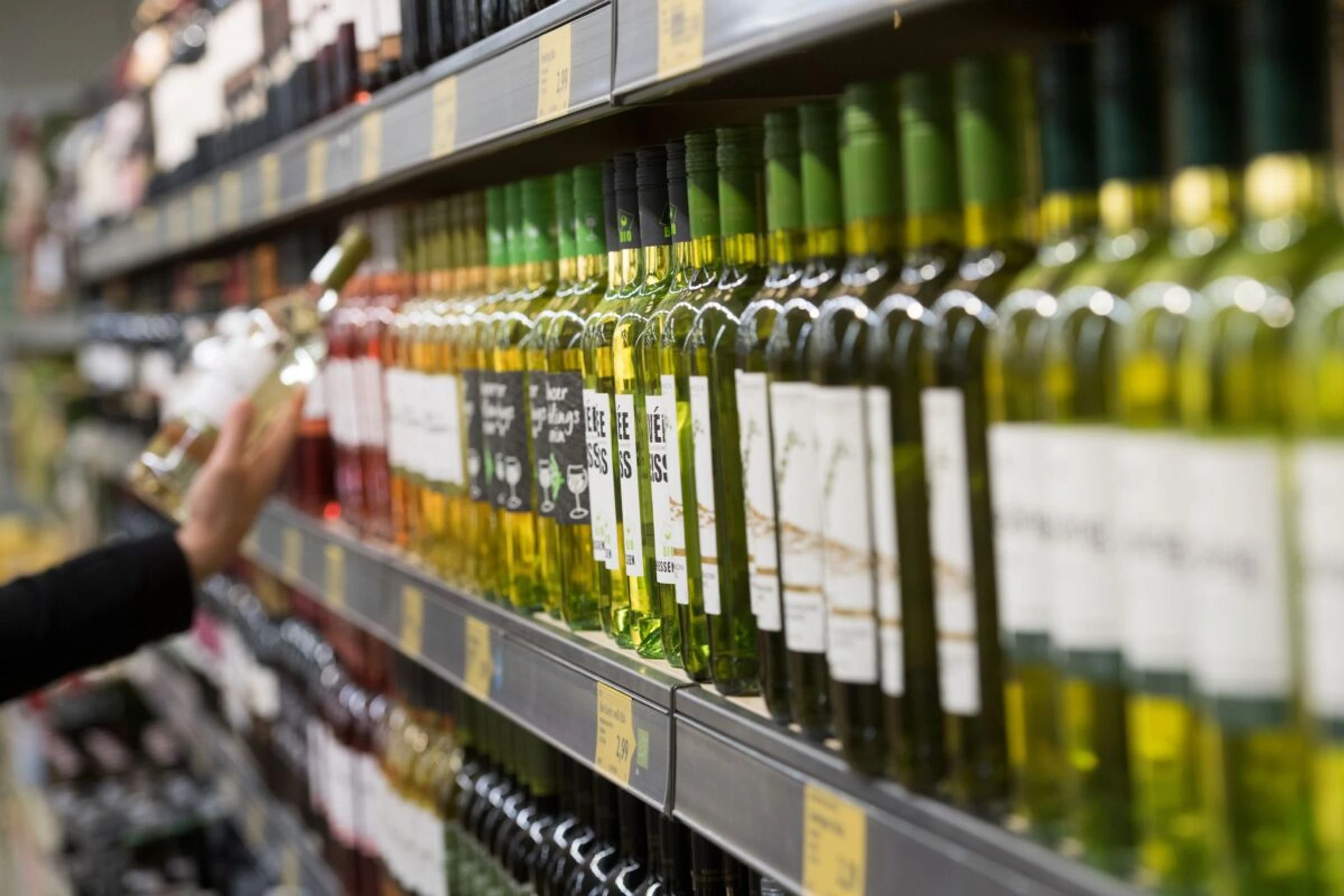 ++ ARCHIVBILD ++ Weine aus Supermärkten und Discountern sind nicht zum Lagern bestimmt