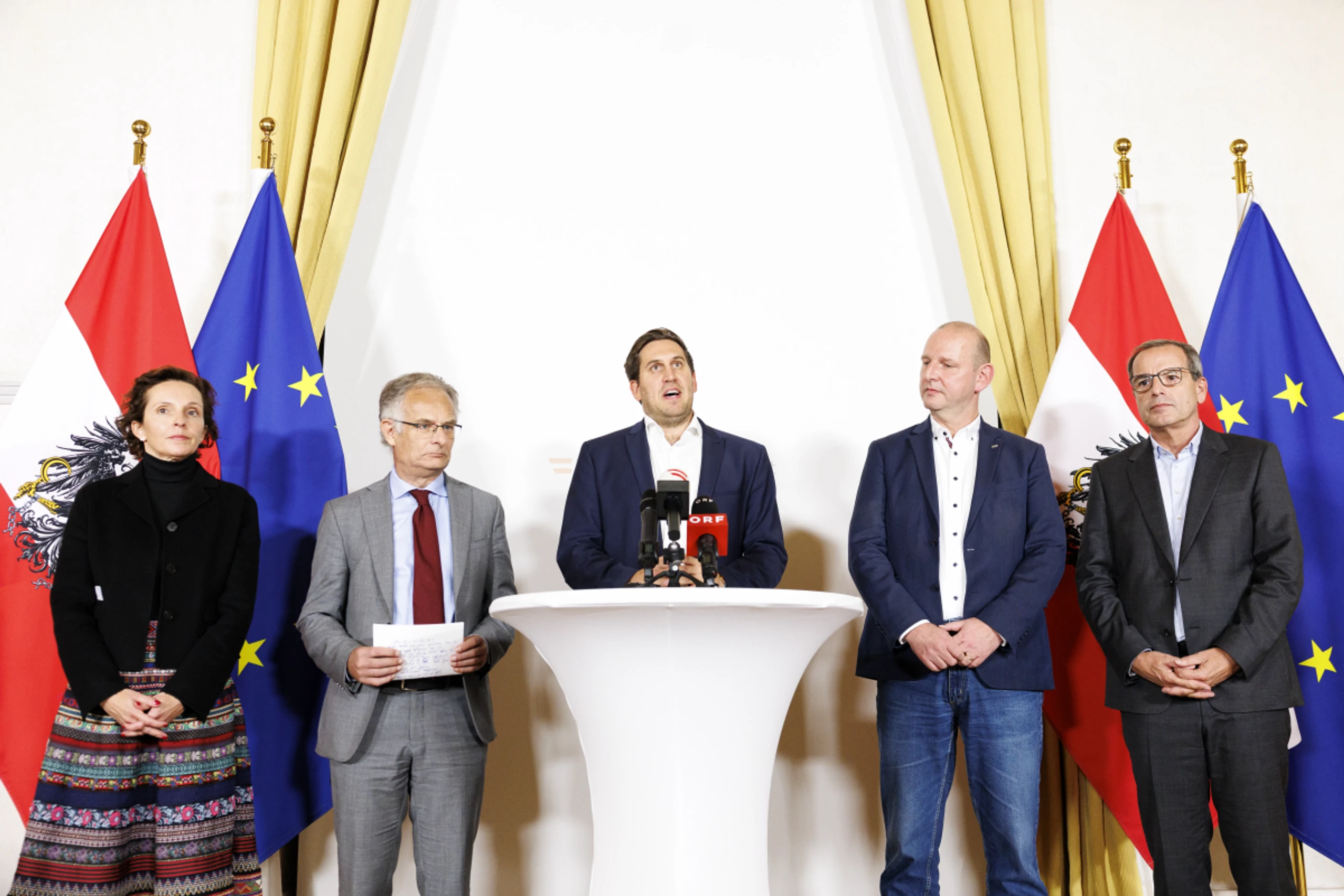 Die Verhandler rund um Beamtenstaatssekretär Pröll (Mitte)
