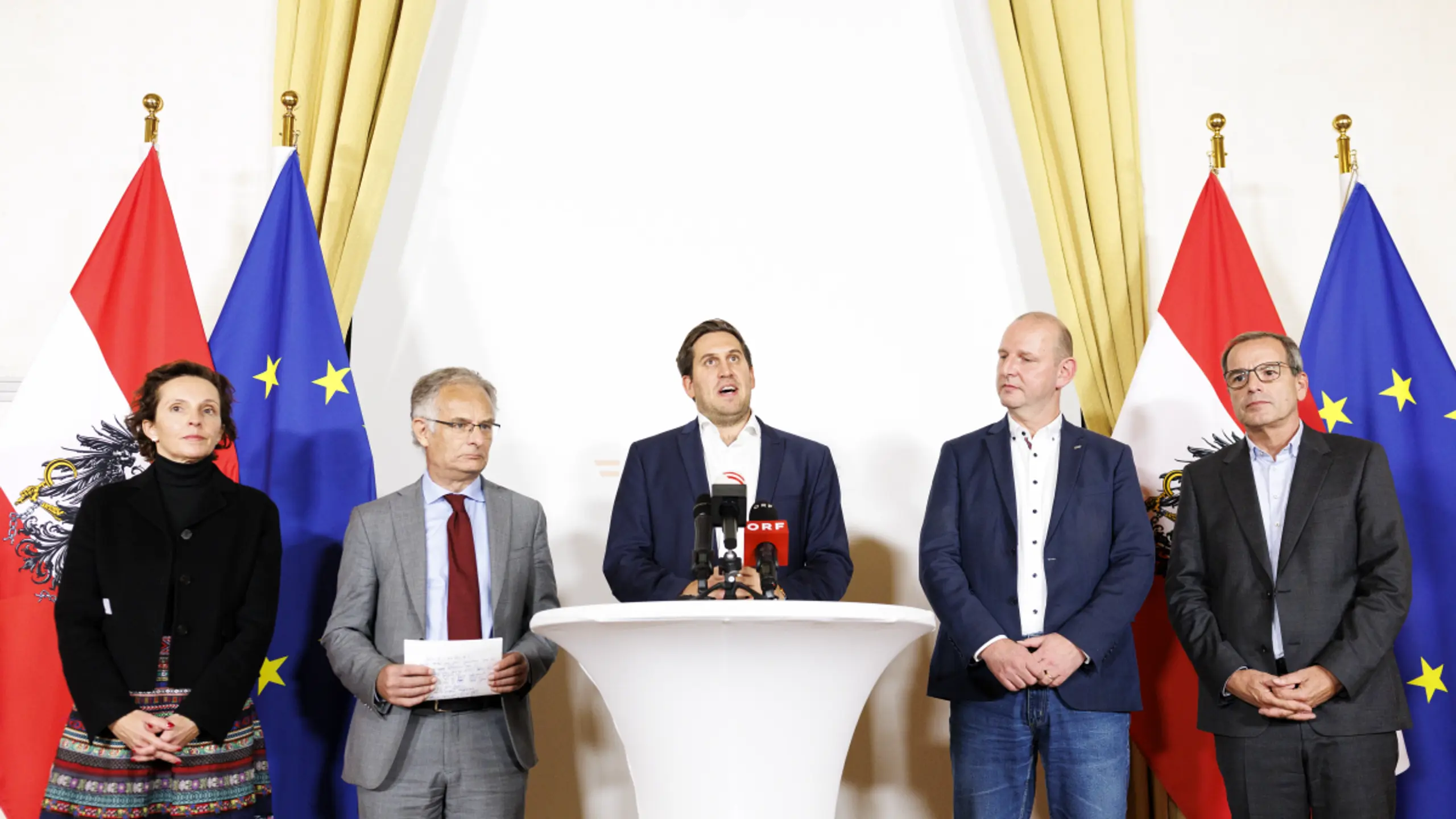 © APA/APA/TOBIAS STEINMAURER/TOBIAS STEINMAURER Die Verhandler rund um Beamtenstaatssekretär Pröll (Mitte)