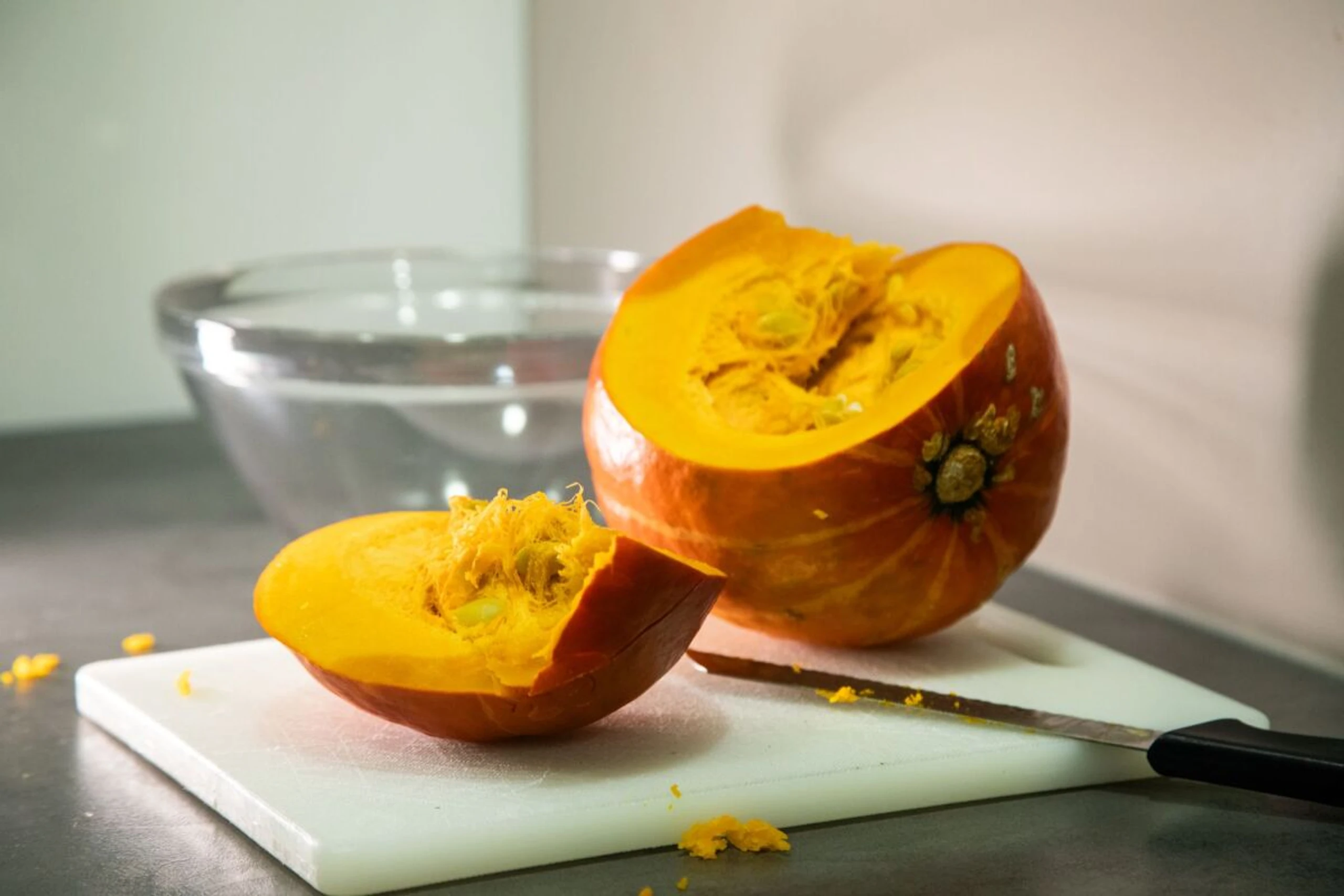 Fazit: Der Kürbis lässt sich leichter schneiden, ist aber angegart