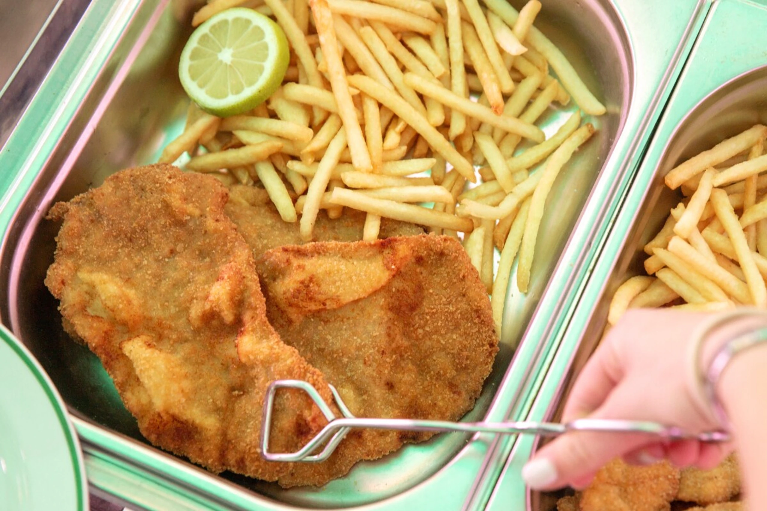 Ökonomen: Das Schnitzel würde günstiger, die Kücheneinrichtung teurer