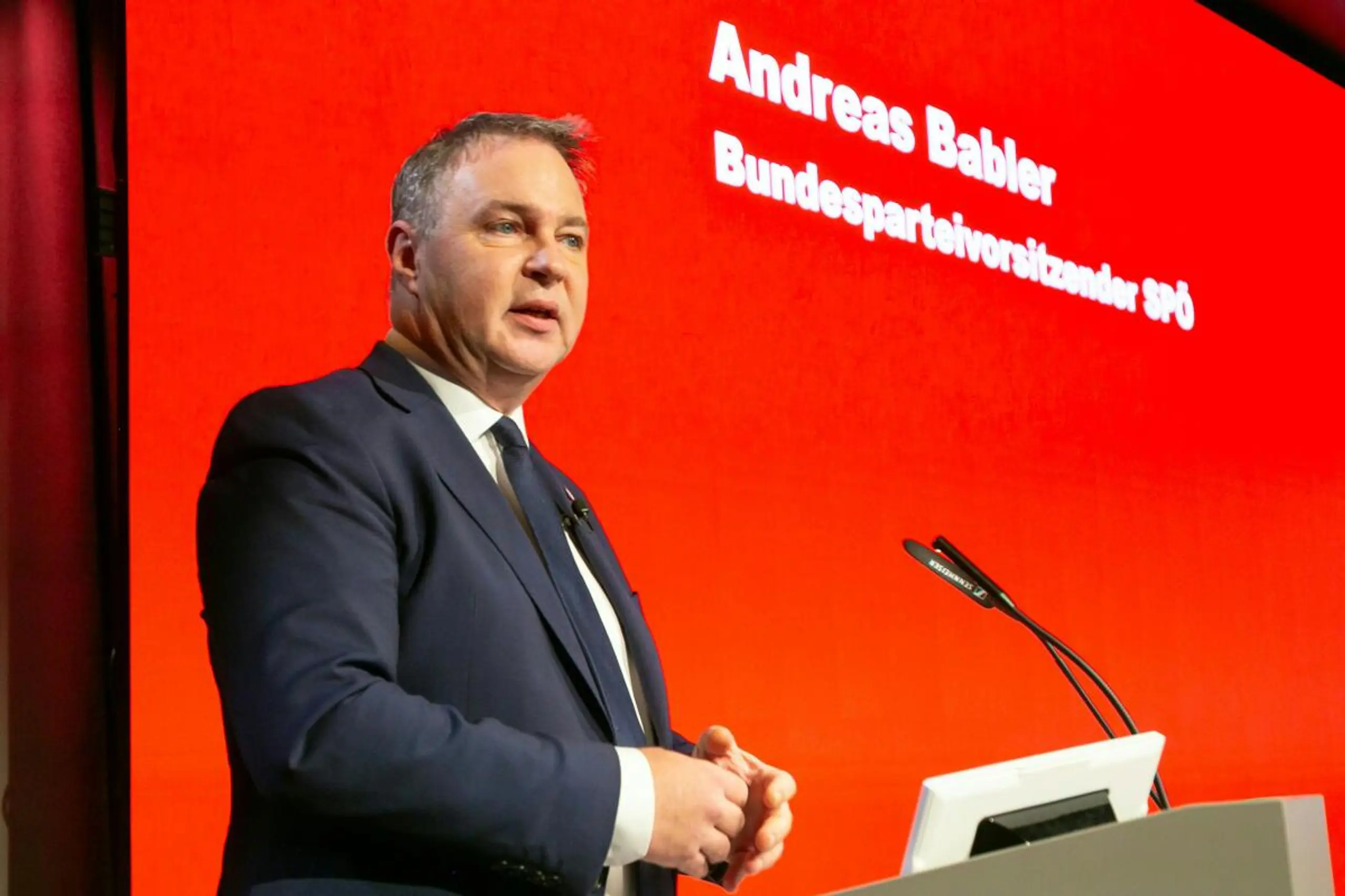 Babler fordert "Solidarbeitrag" von Medizinstudenten