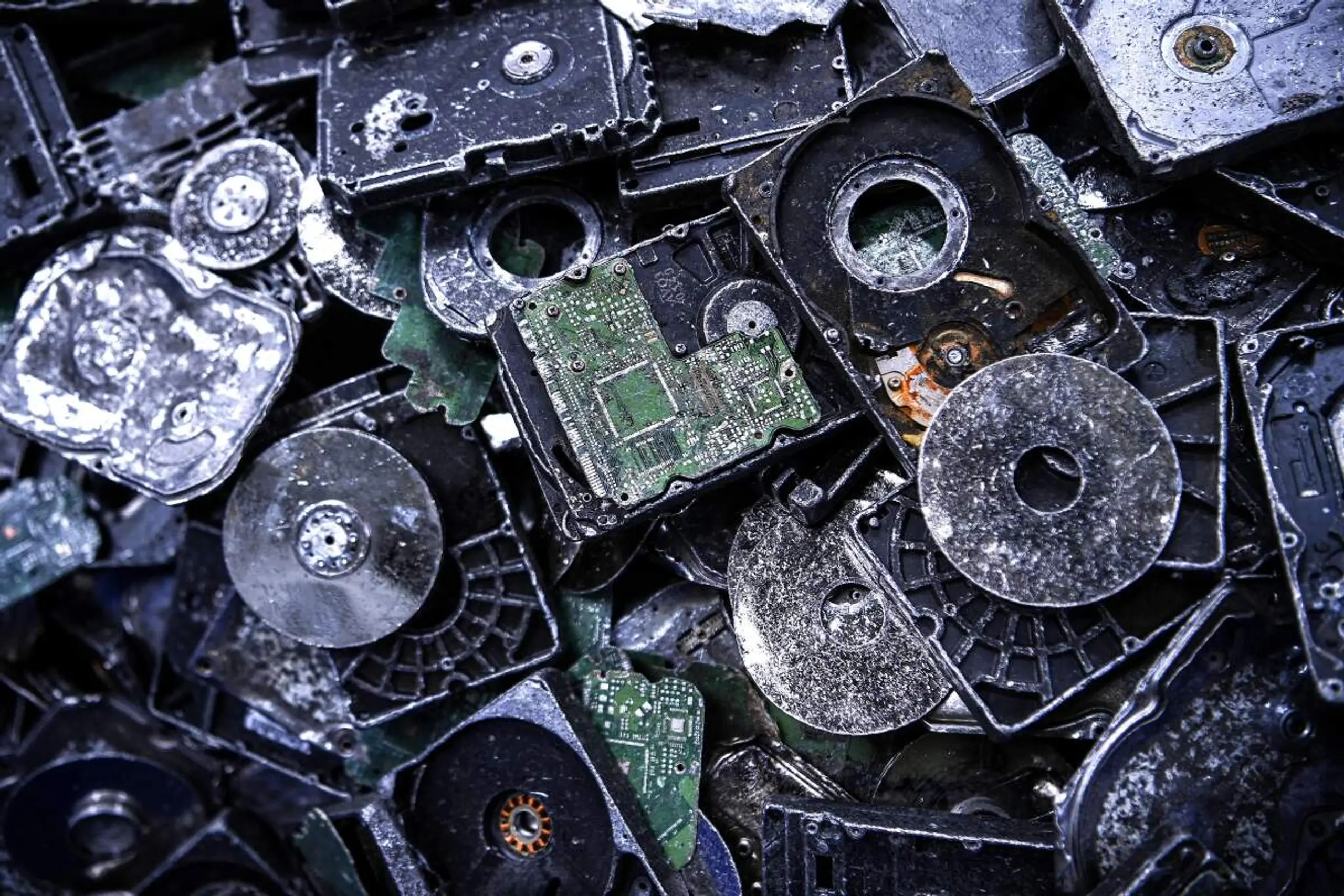 Seltene Erden stecken in vielen alten Computerteilen