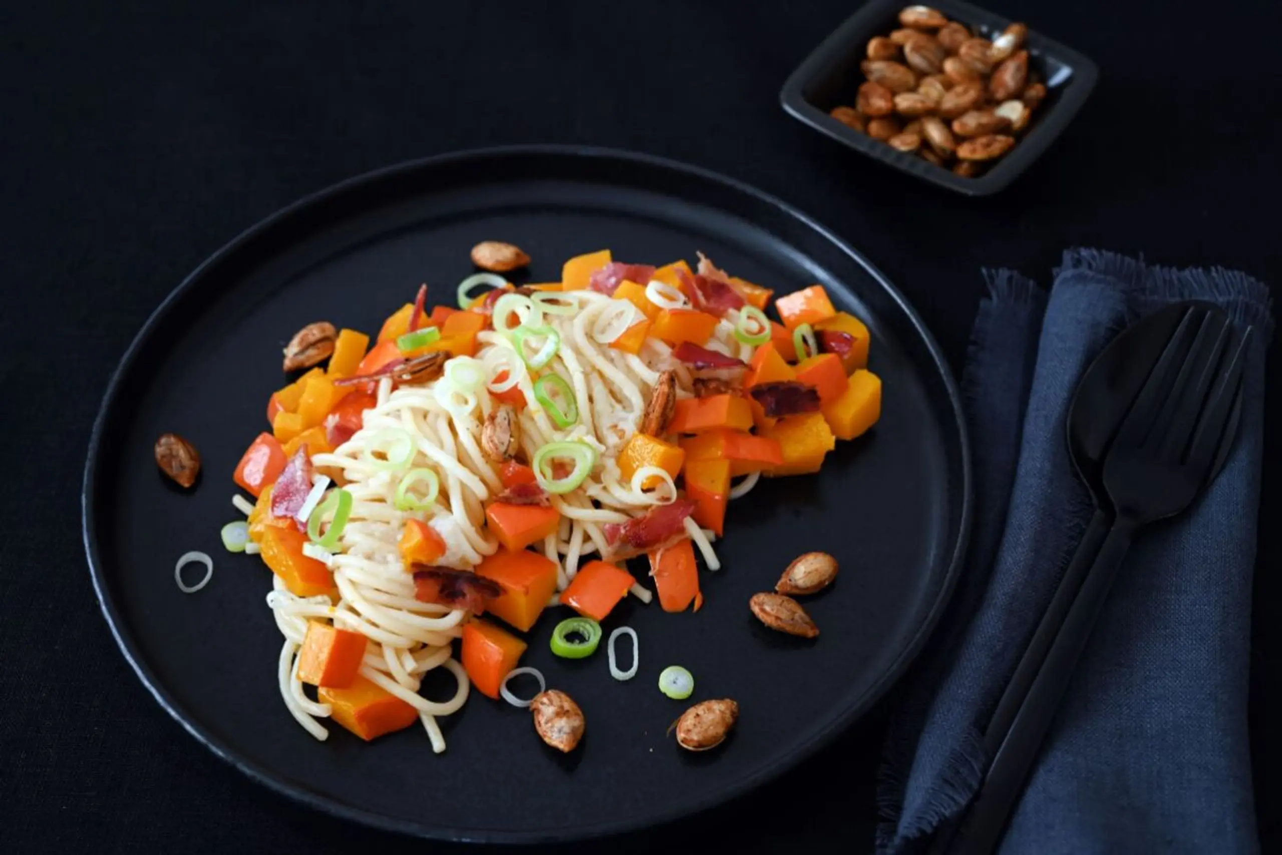 Der Bacon bringt eine kräftige Würze in das Gericht