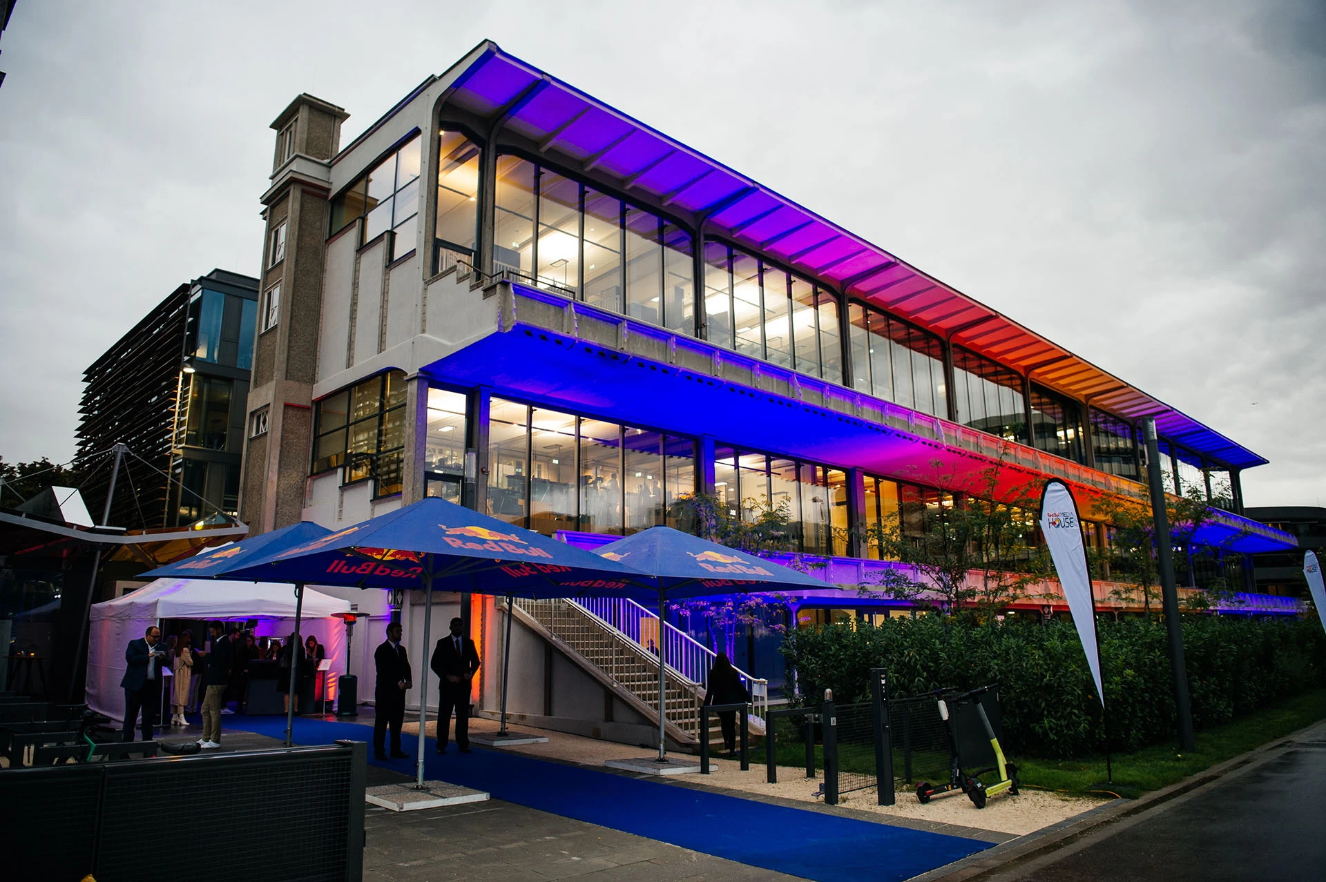 Red Bull Media House baut Personal ab