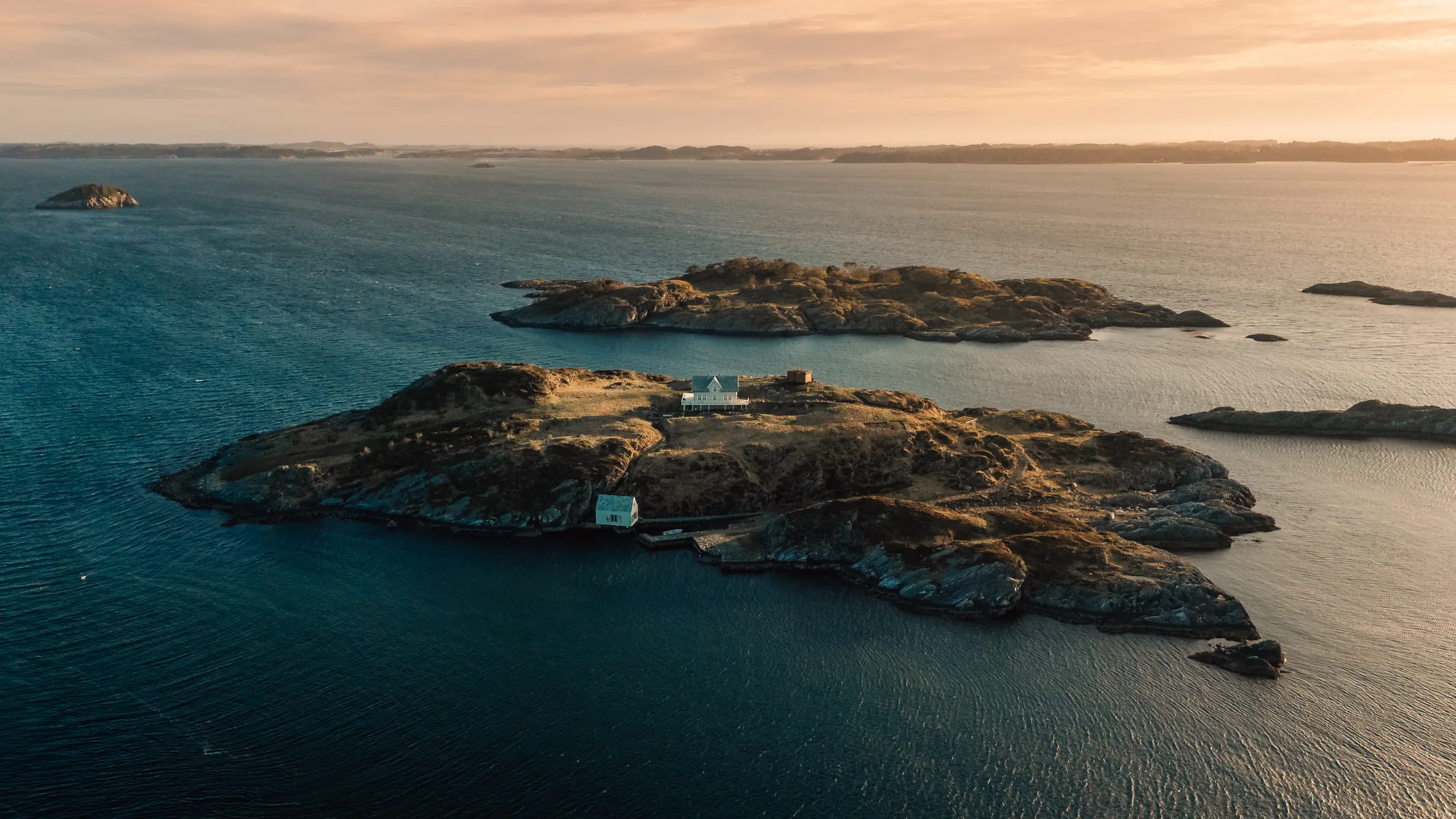 Vogelperspektive der Insel in Norwegen