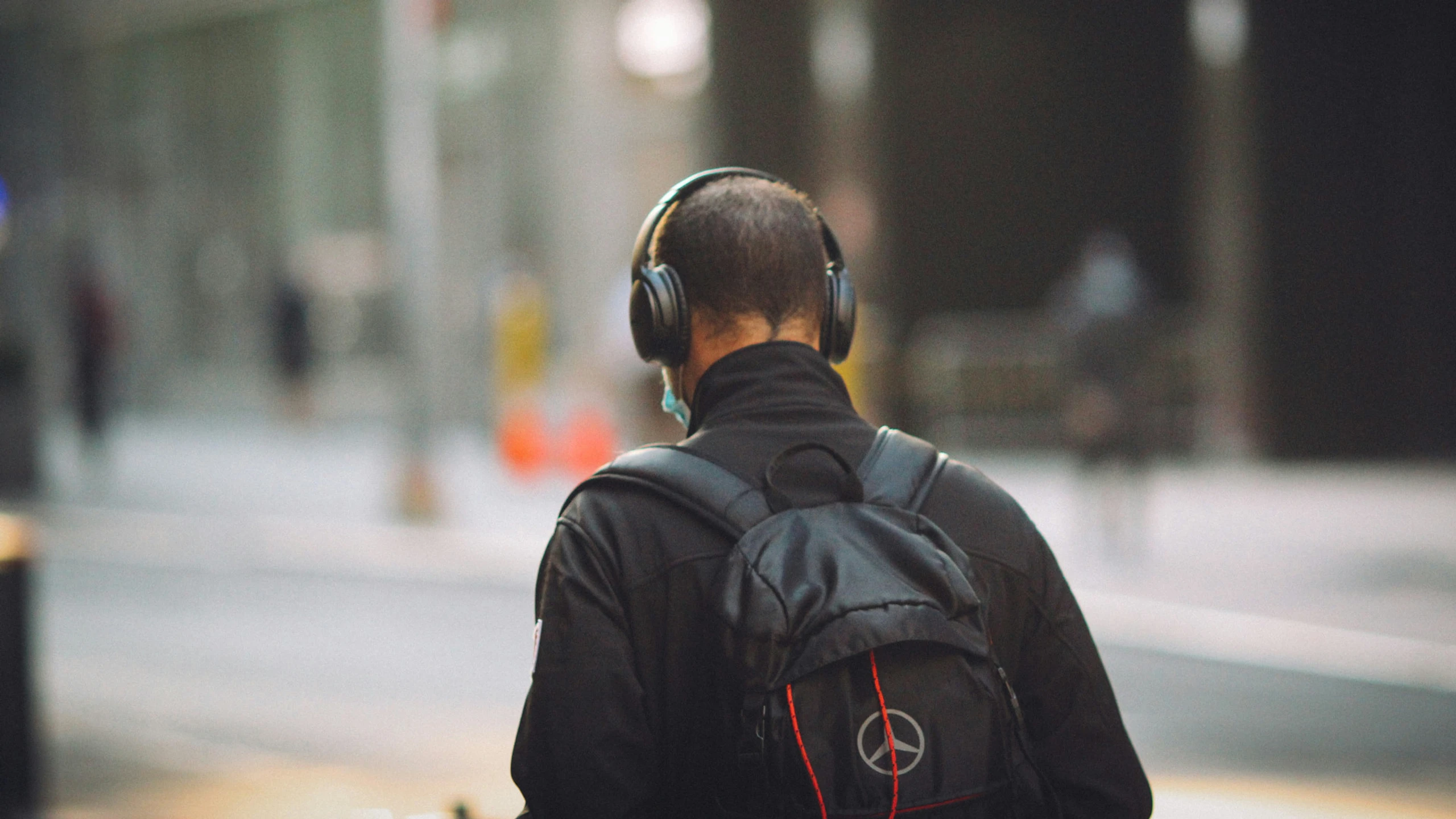 Tertiäre Analphabeten und der Podcast-Boom: Warum Hören das neue Lesen wird