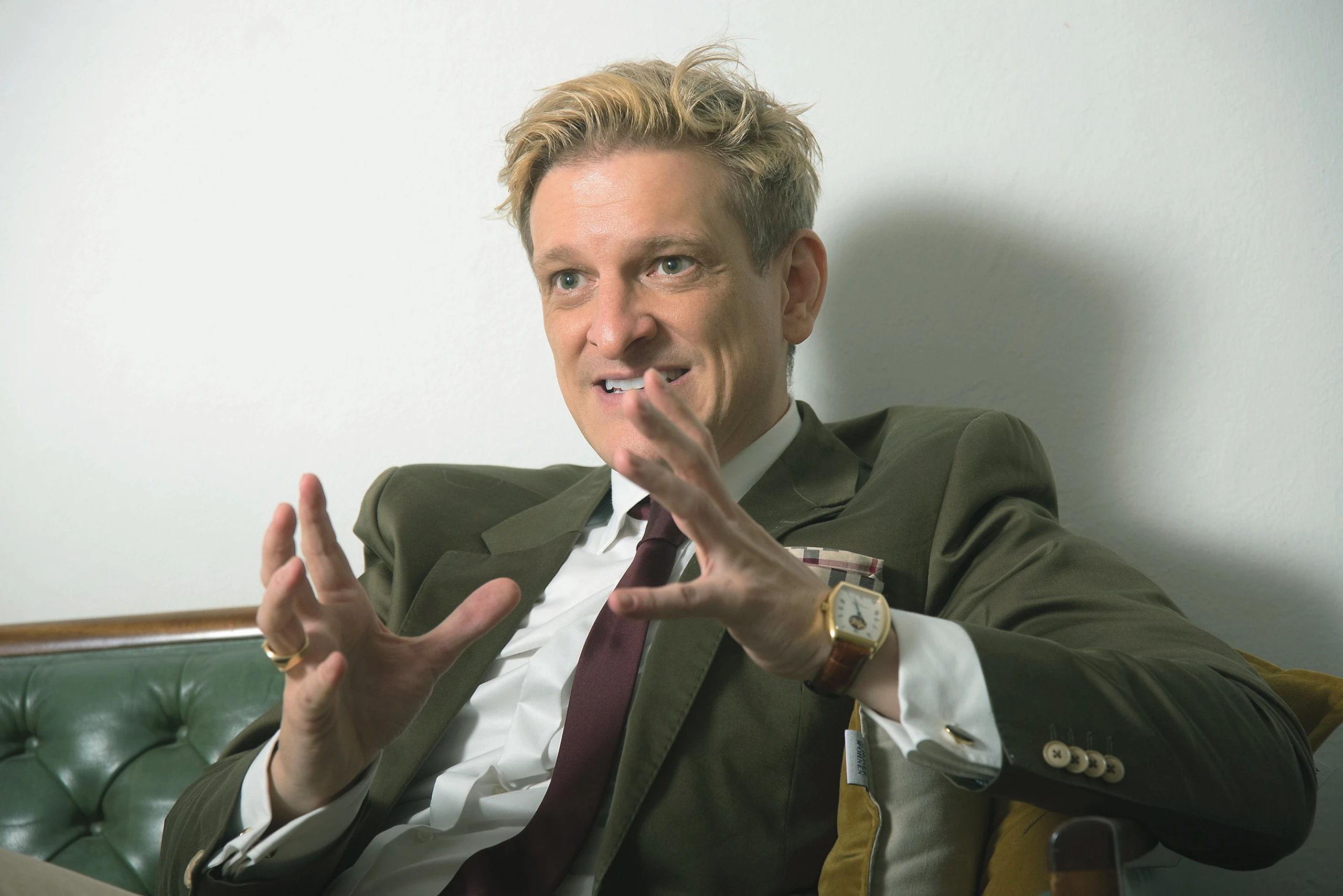 © Bild: Ricardo Herrgott Blurred image background