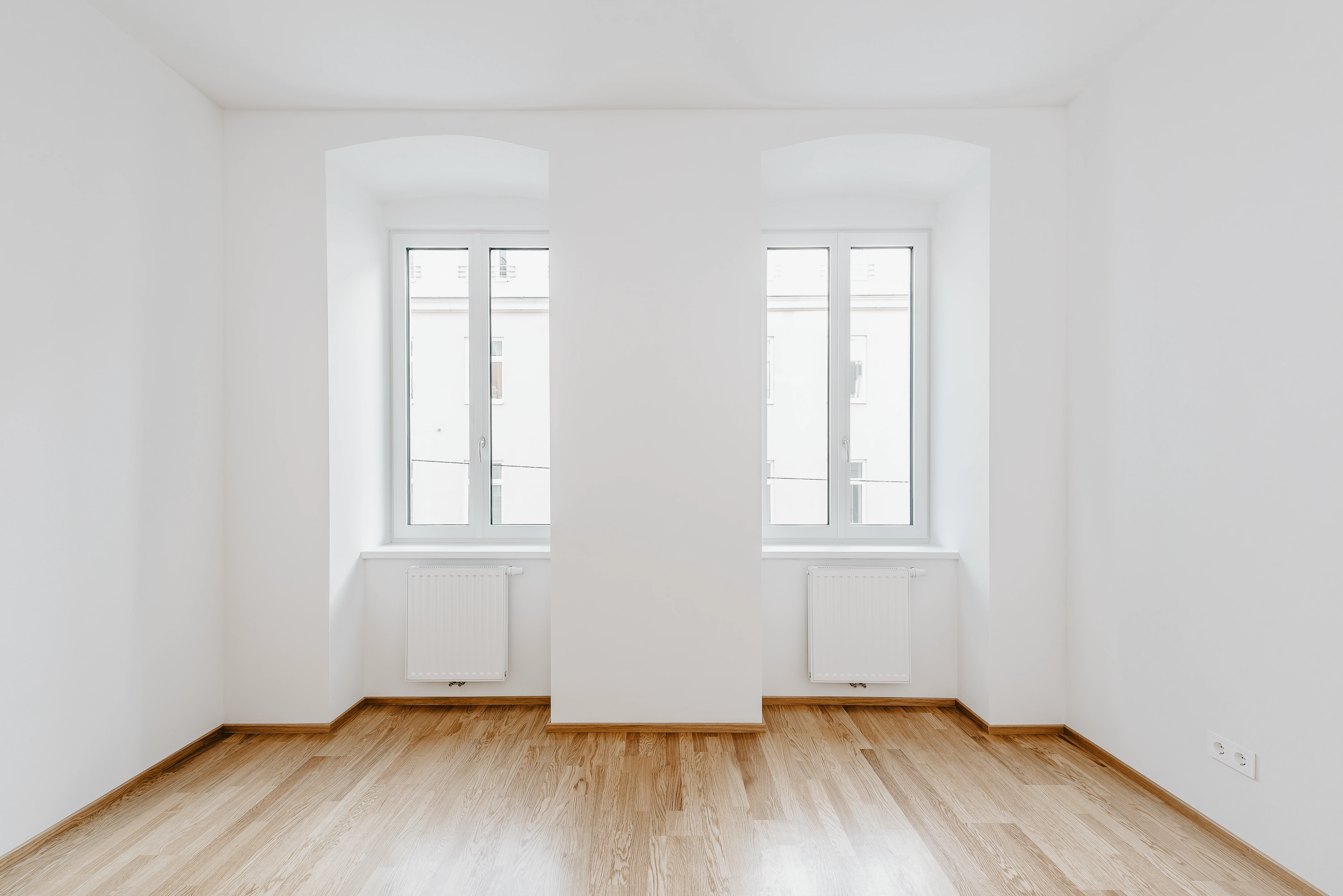 Renovierter Altbau mit 2 Fenstern
