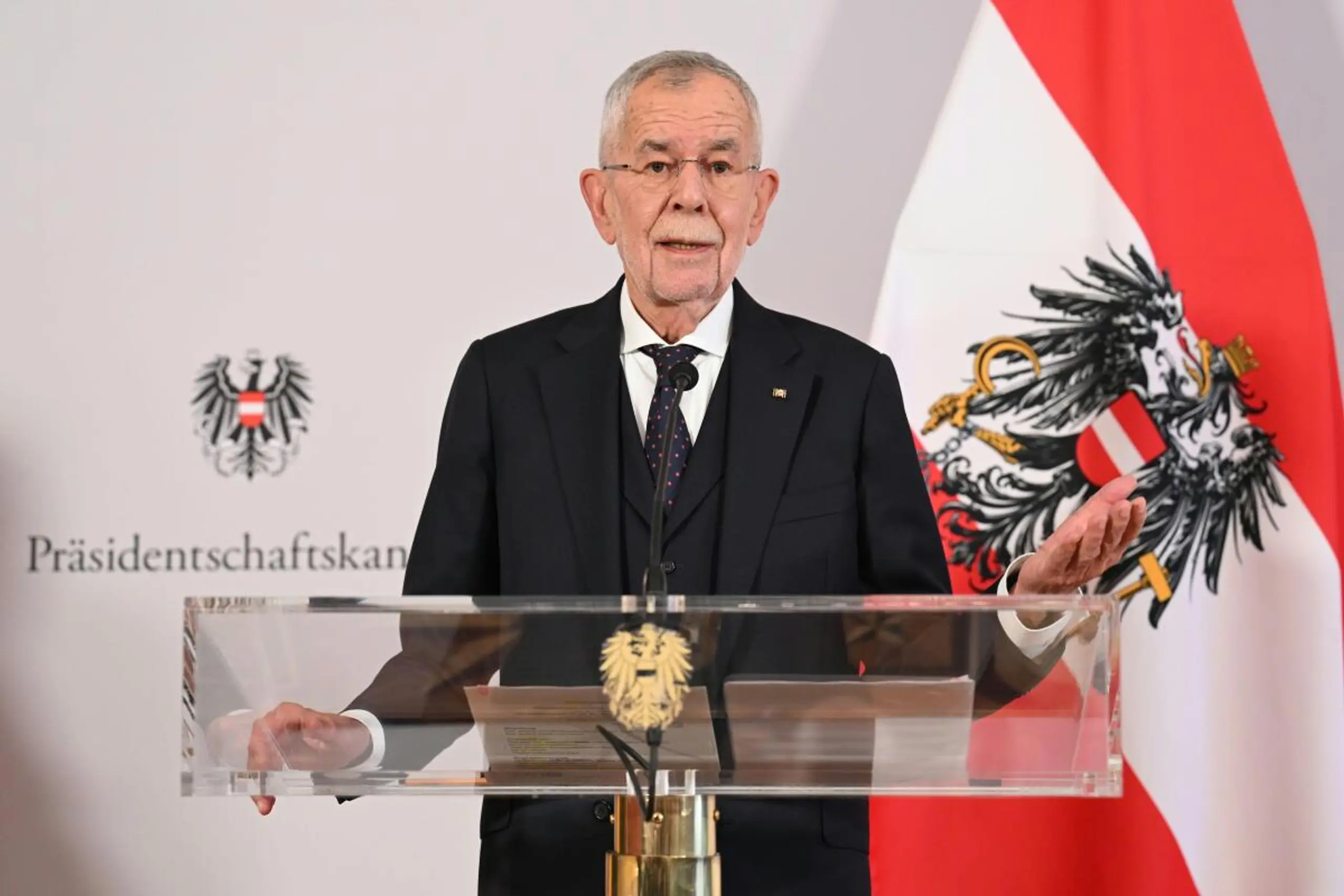 Van der Bellen sieht Politikerinnen und Politiker gefordert