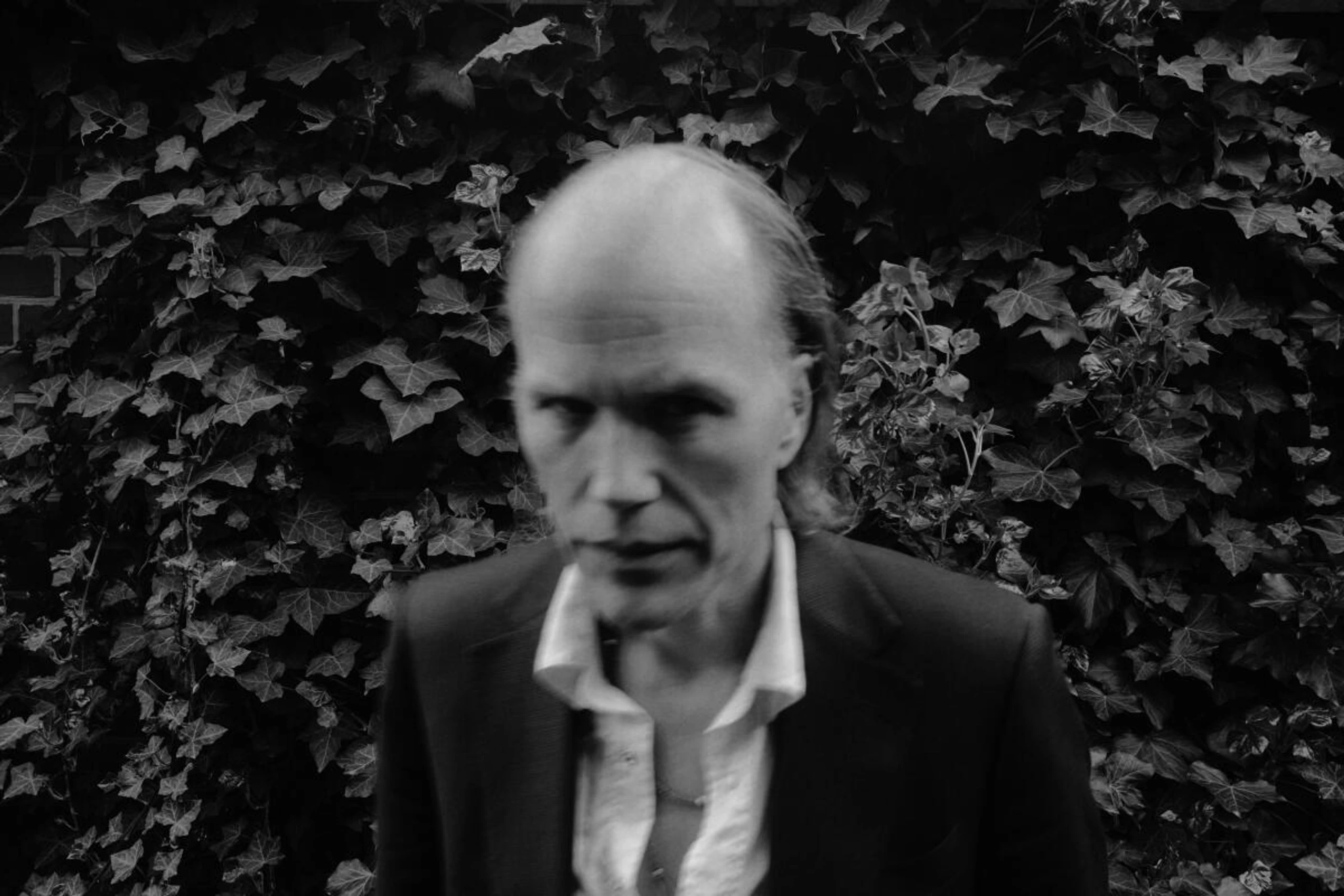 Christian Kjellvander stellt Fragen zu Liebe und Verehrung