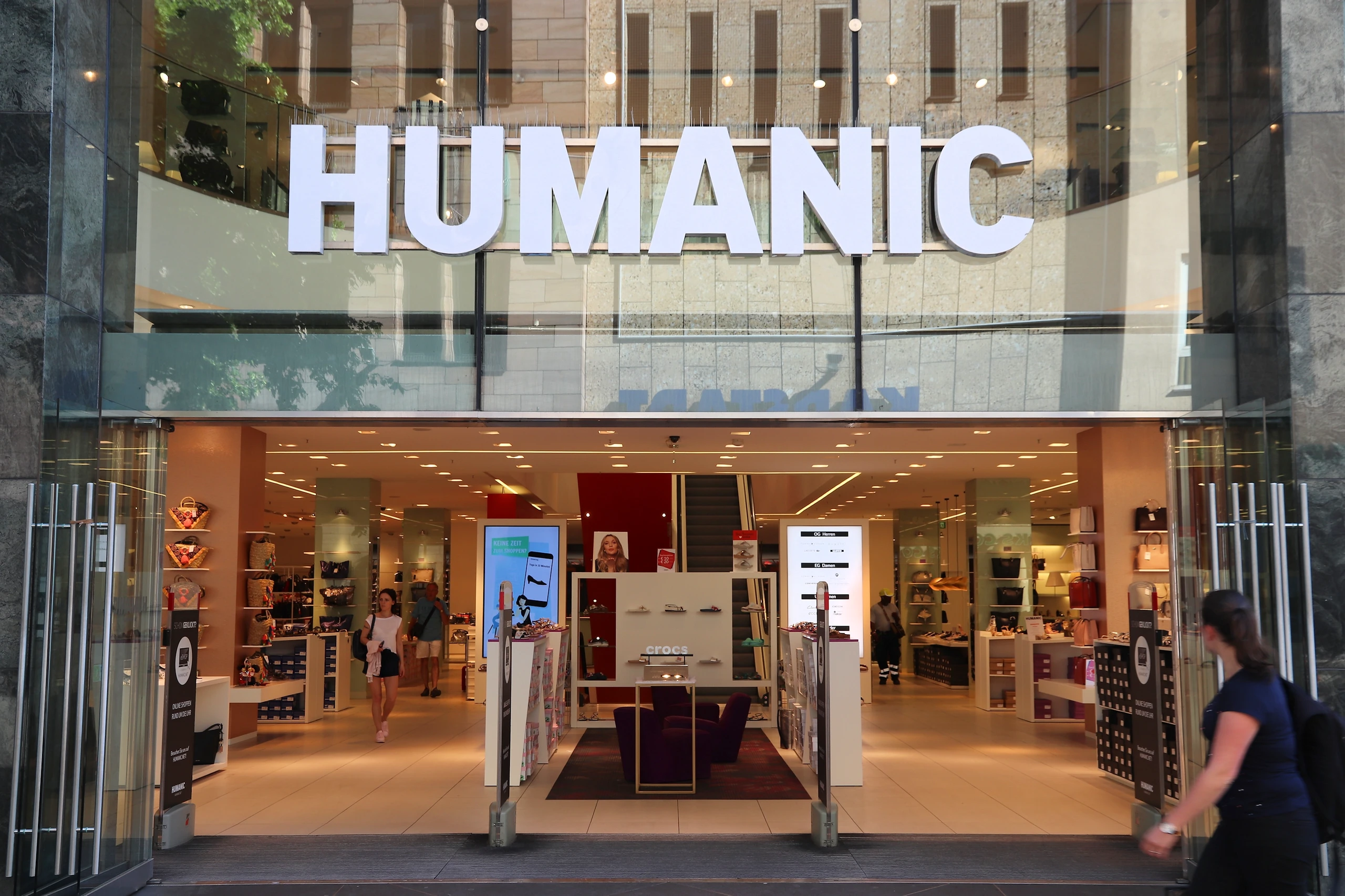 Humanic-Mutter Leder & Schuh wird verkauft