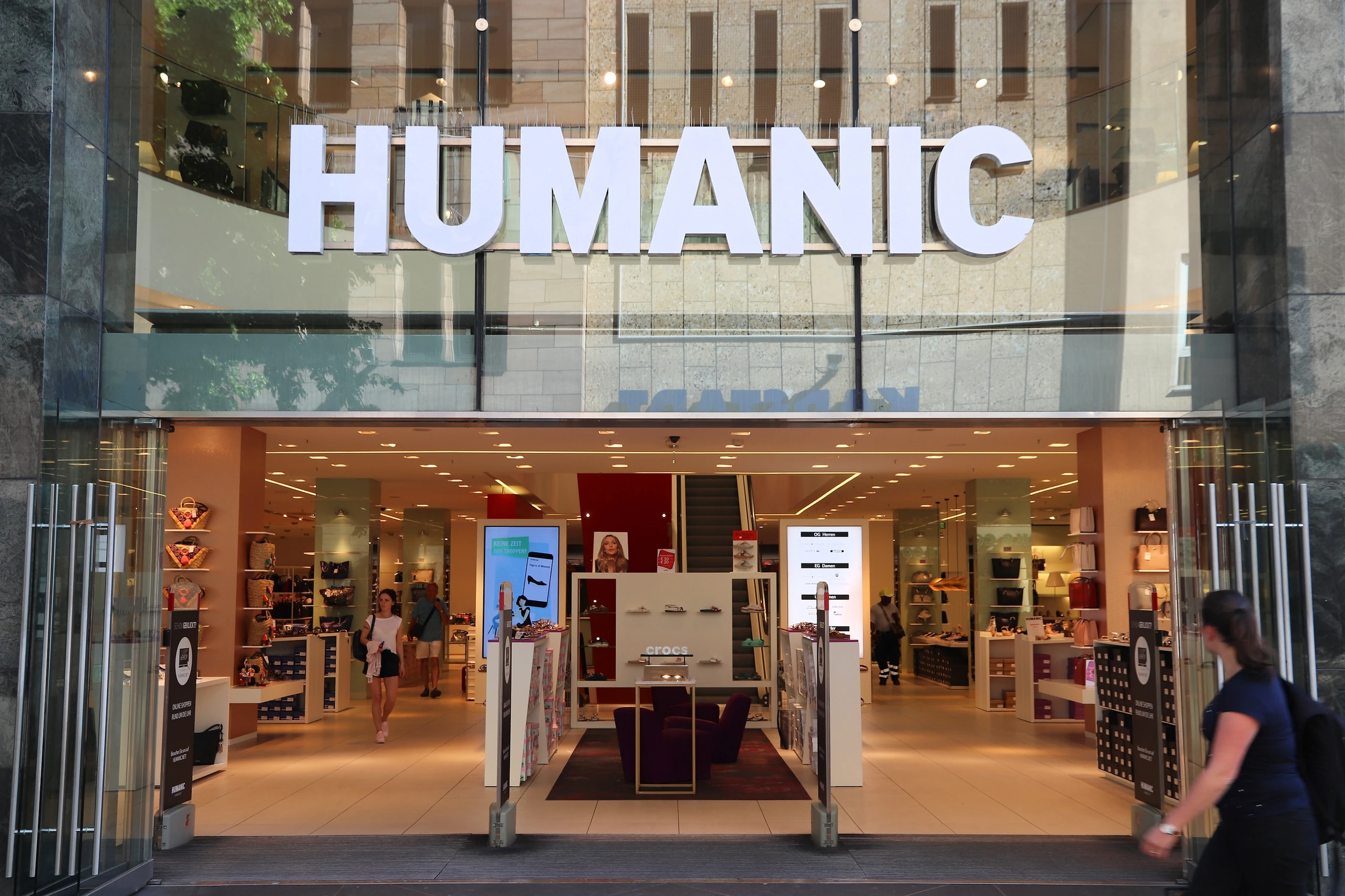 Humanic-Mutter Leder & Schuh wird verkauft