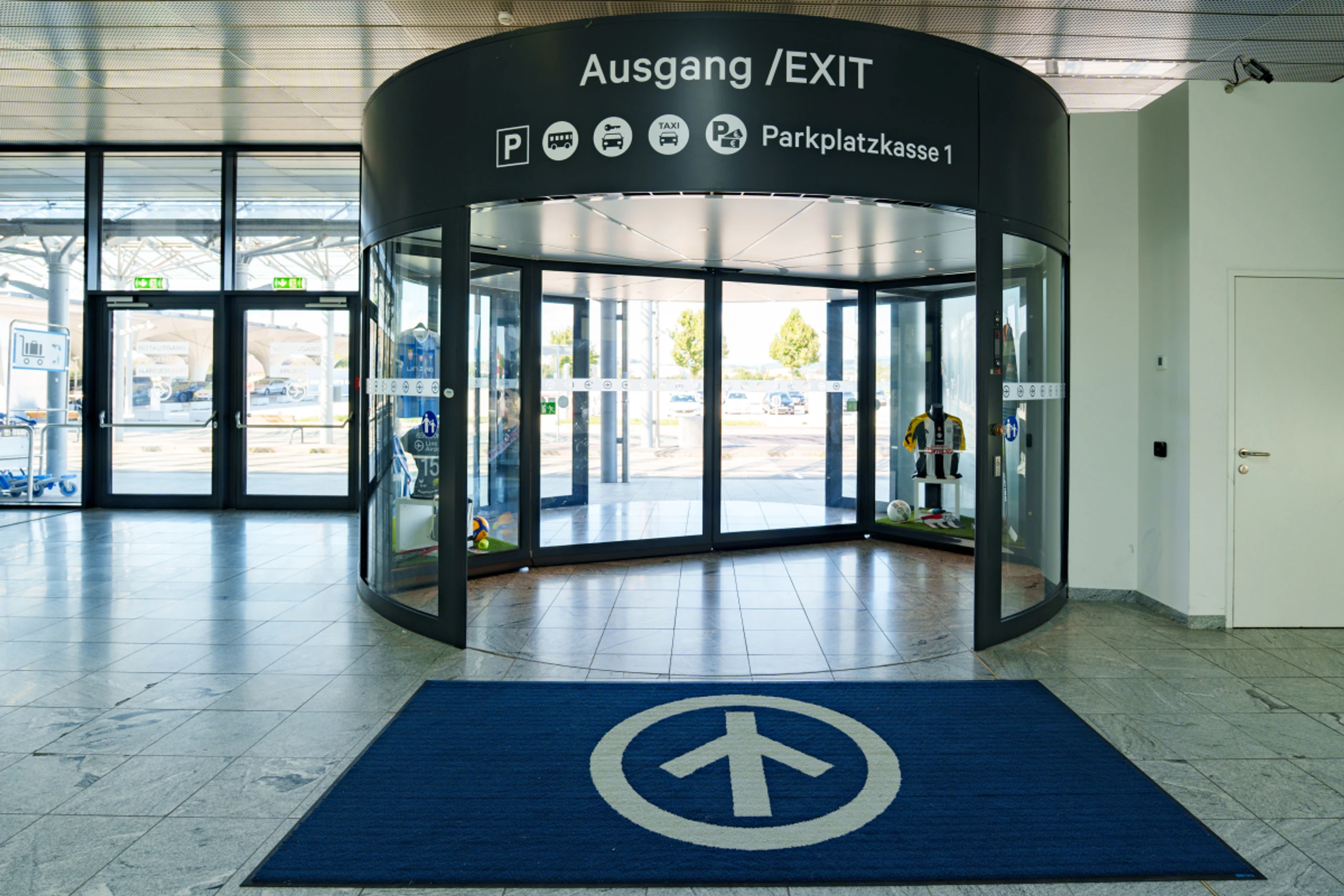 Teilprivatisierung als möglicher Weg aus Misere des Airports Linz