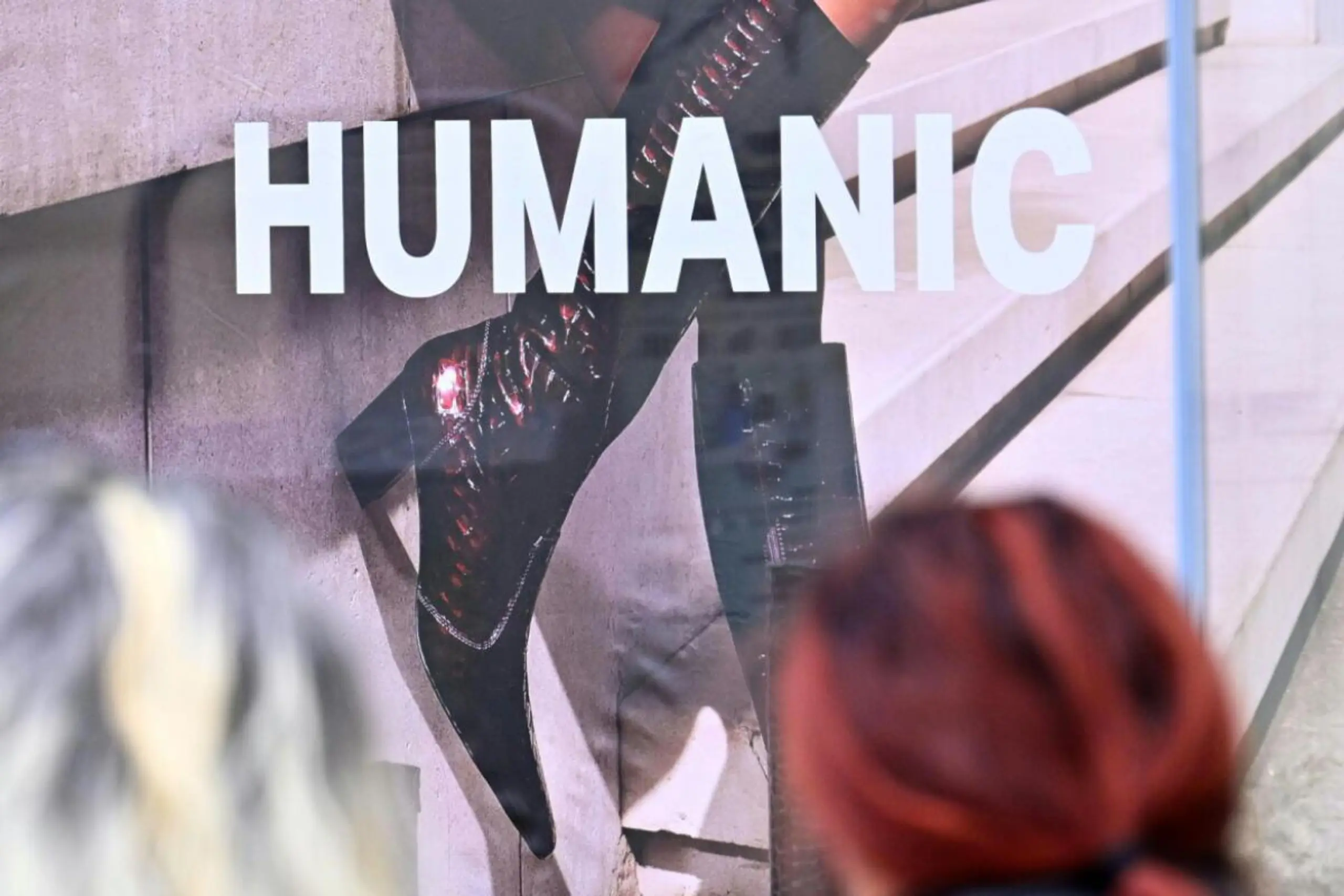 Einzelhändler und Finanzinvestor kaufen Humanic-Mutter Leder & Schuh