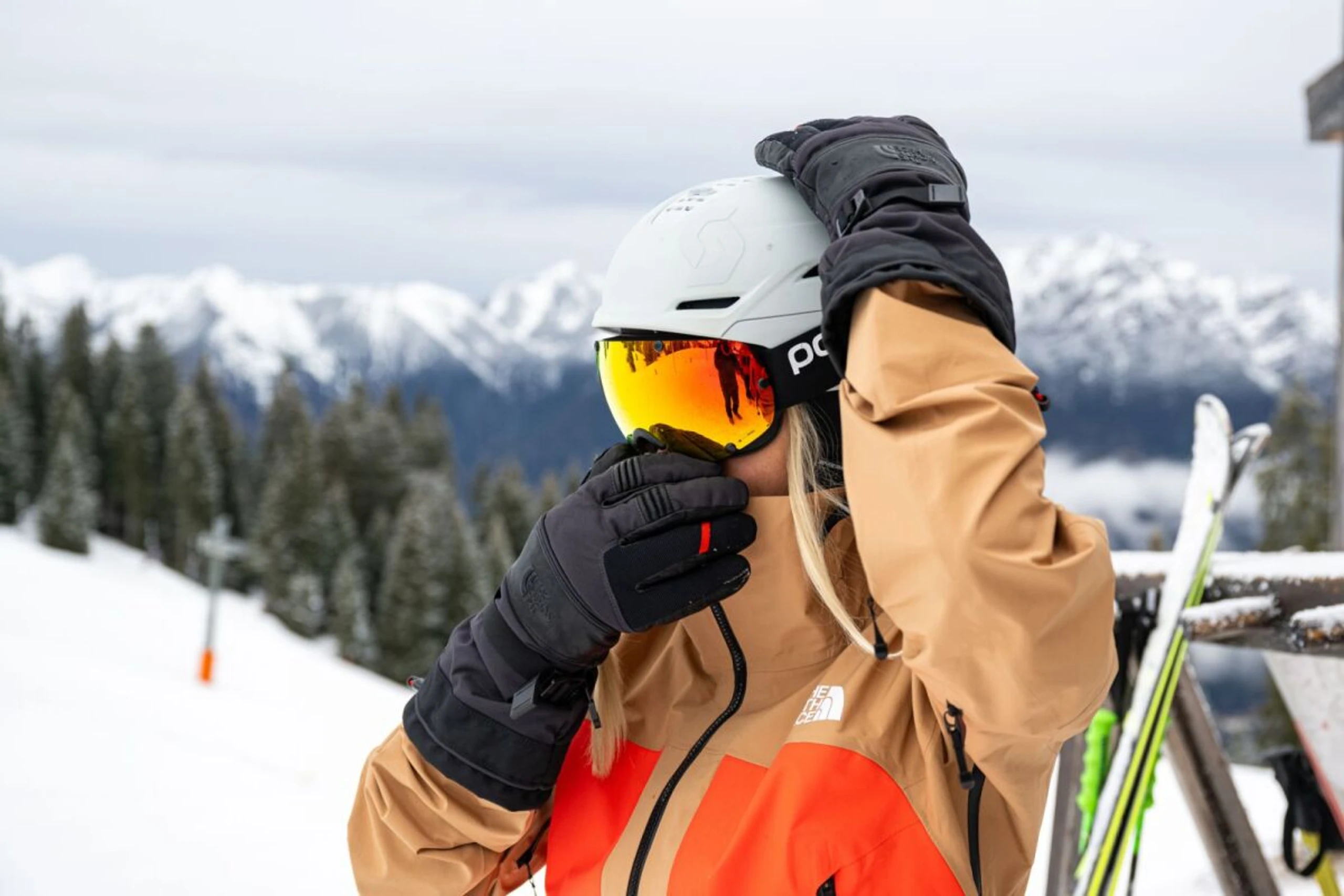 Wer ohne Helm erwischt wird, muss in Italien mit Bußgeldern rechnen