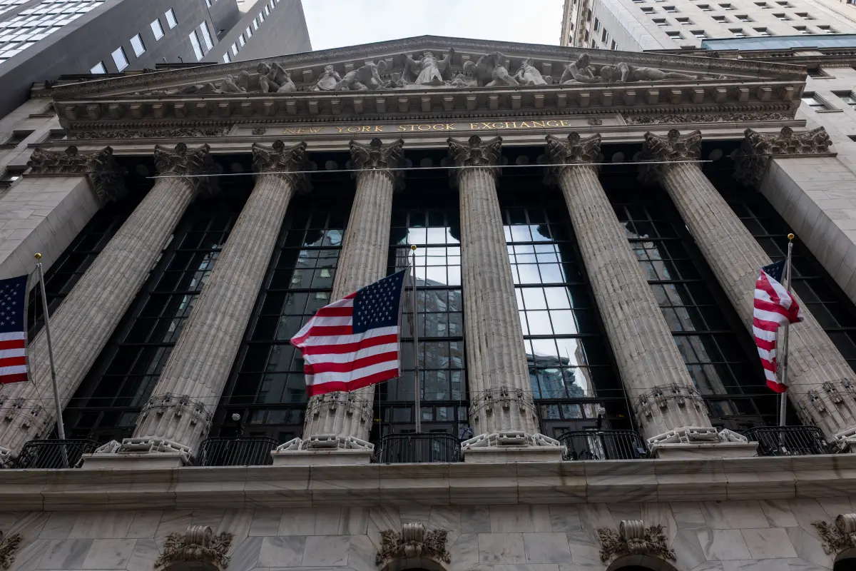 © APA/APA/GETTY IMAGES NORTH AMERICA/SPENCER PLATT Dow Jones verliert 0,16 Prozent, Nvidia-Titel klar höher